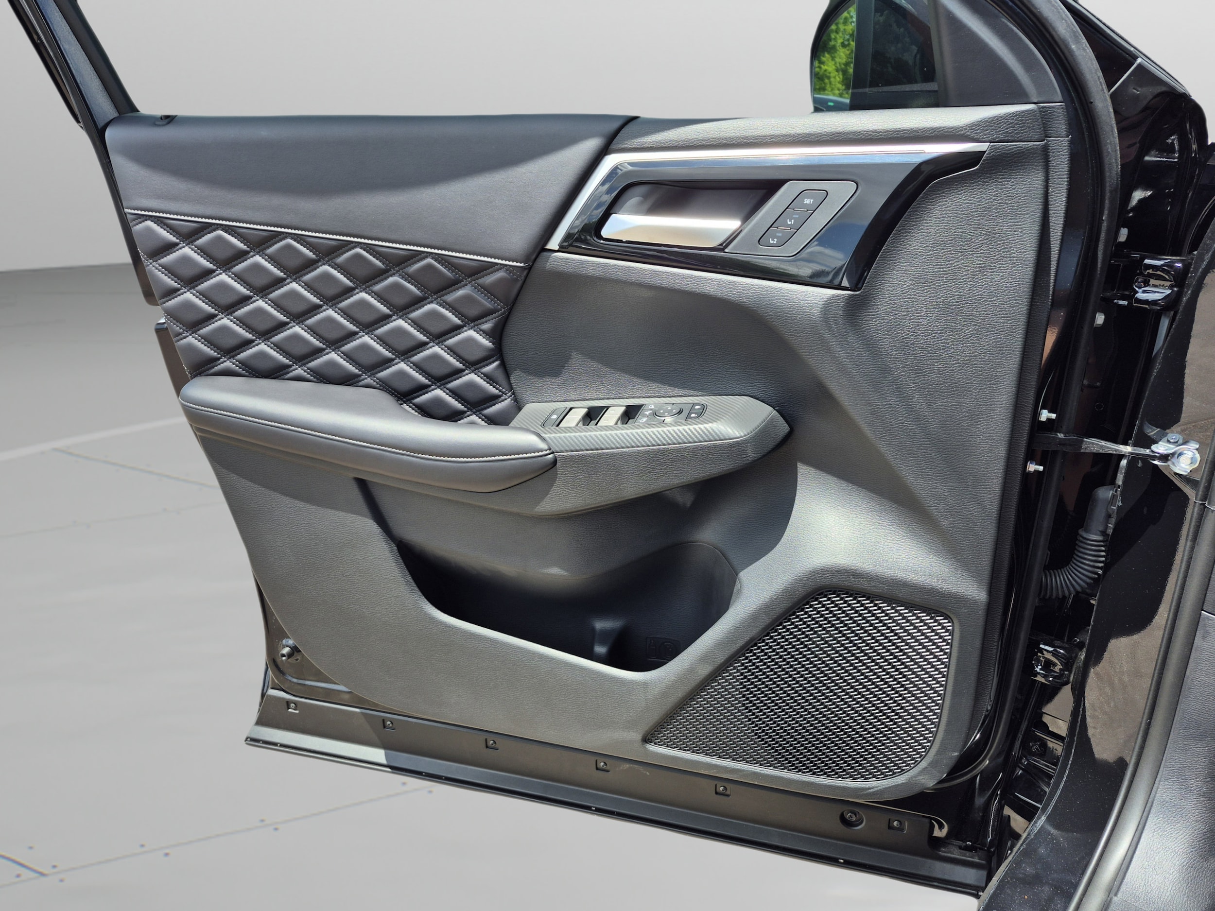 2026 Nissan Rogue Plug-In Hybrid Platinum - Photo 24