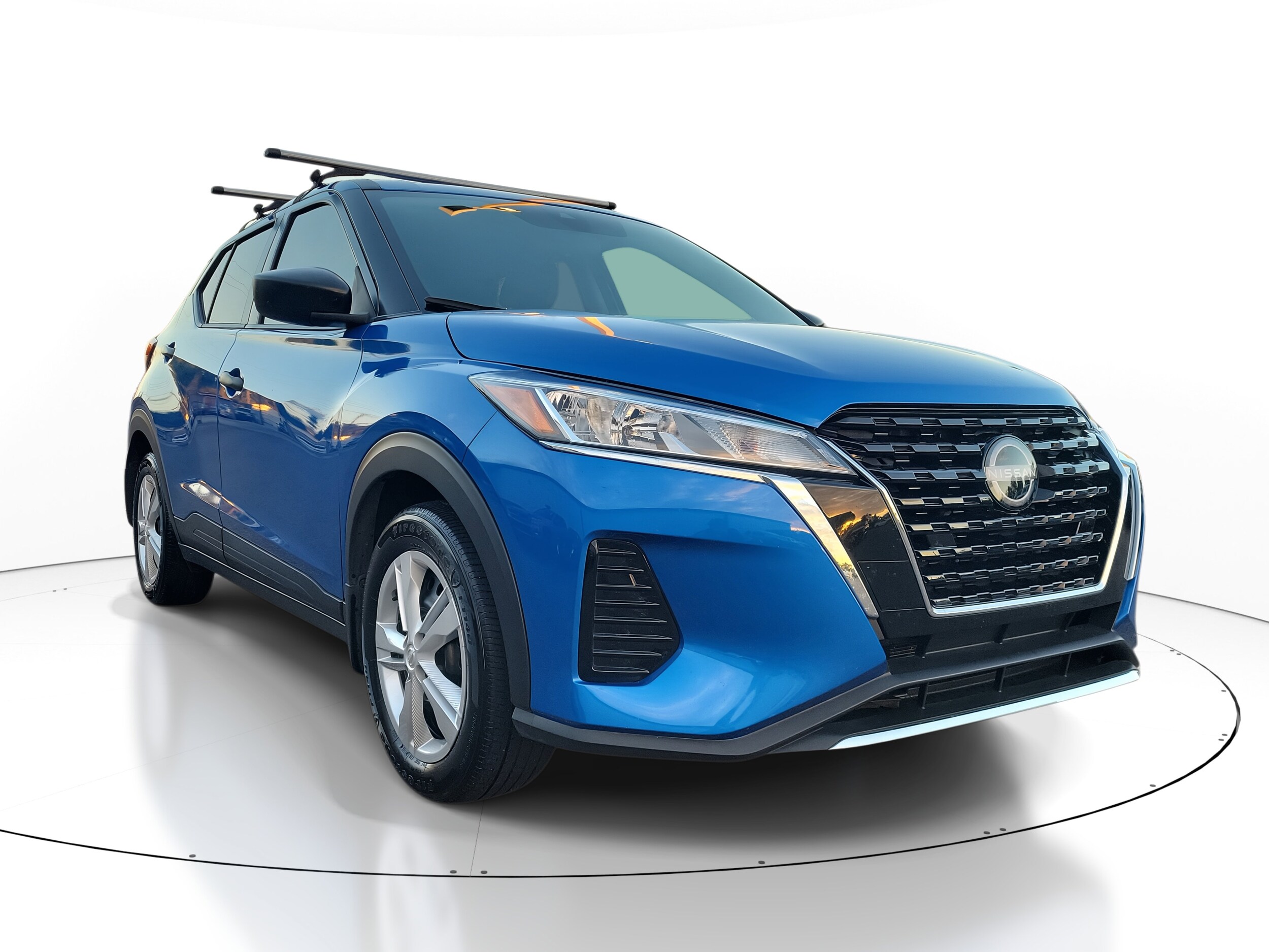2023 Nissan Kicks S photo 2