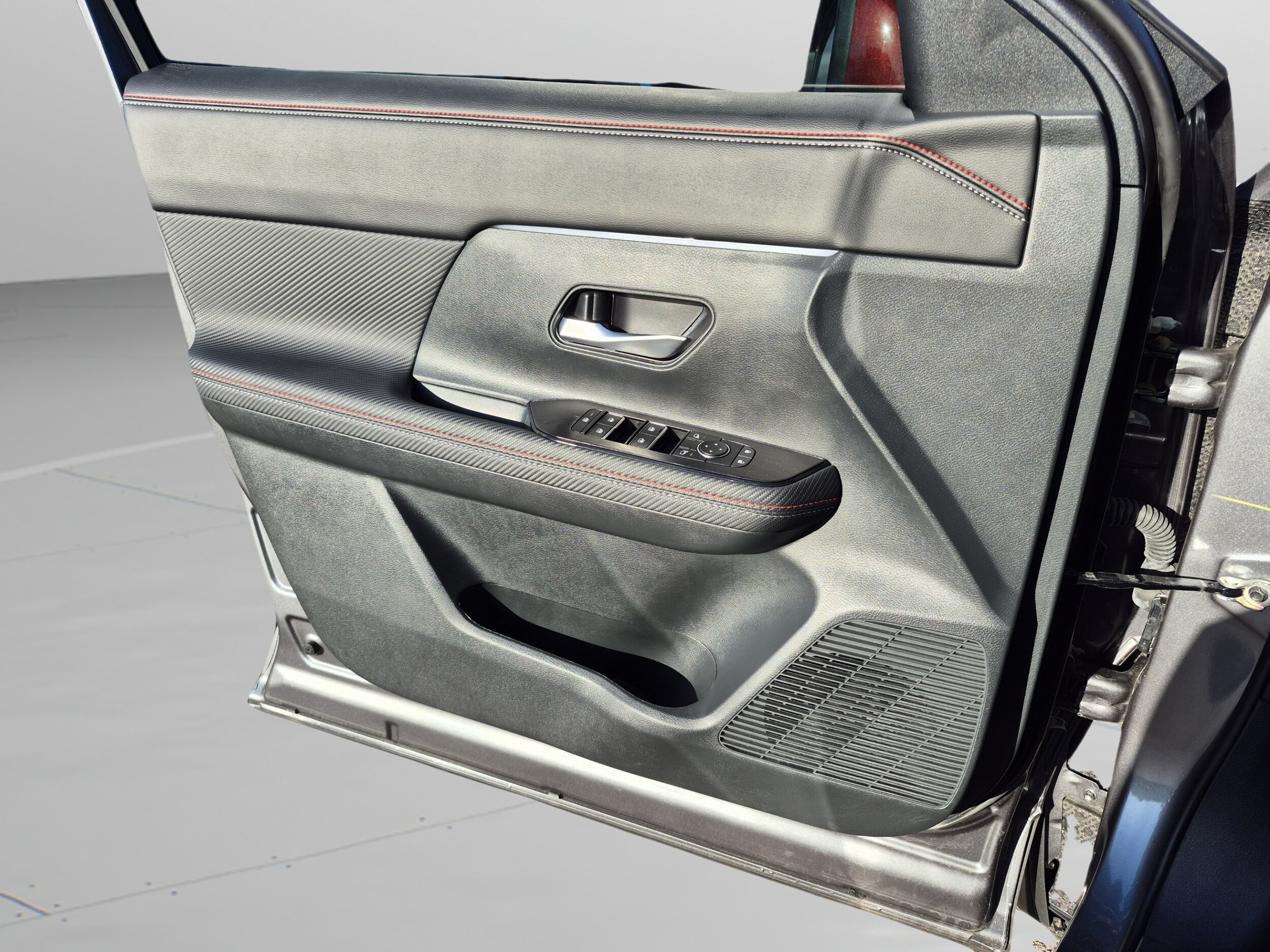 2025 Nissan Kicks SR - Photo 23