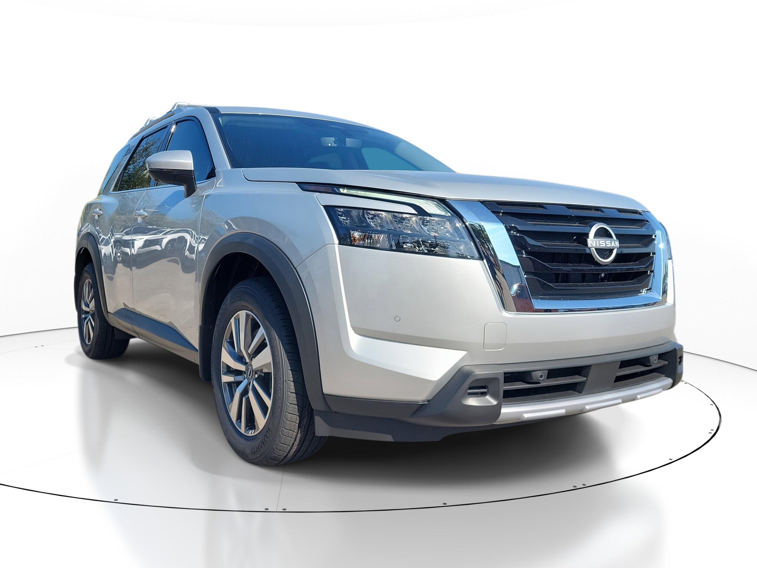 2025 Nissan Pathfinder SL photo 2