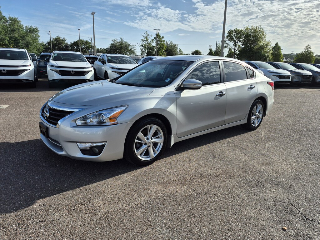 Used 2015 Nissan Altima 2.5 SV Sedan