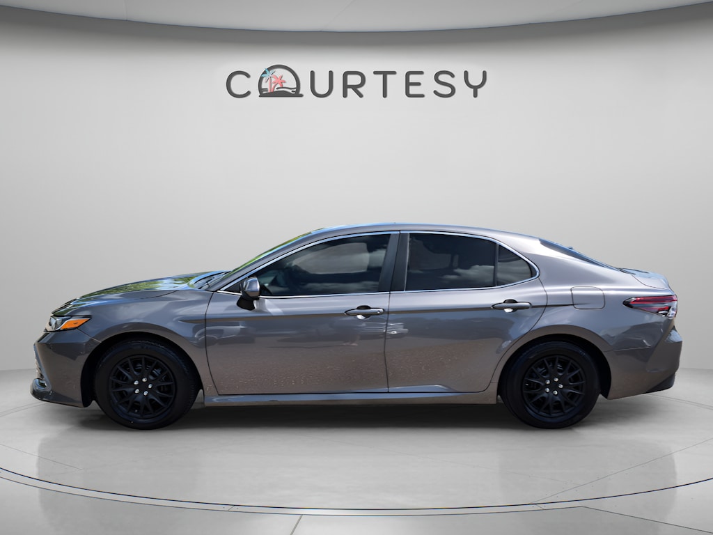 Used 2022 Toyota Camry Hybrid LE Sedan
