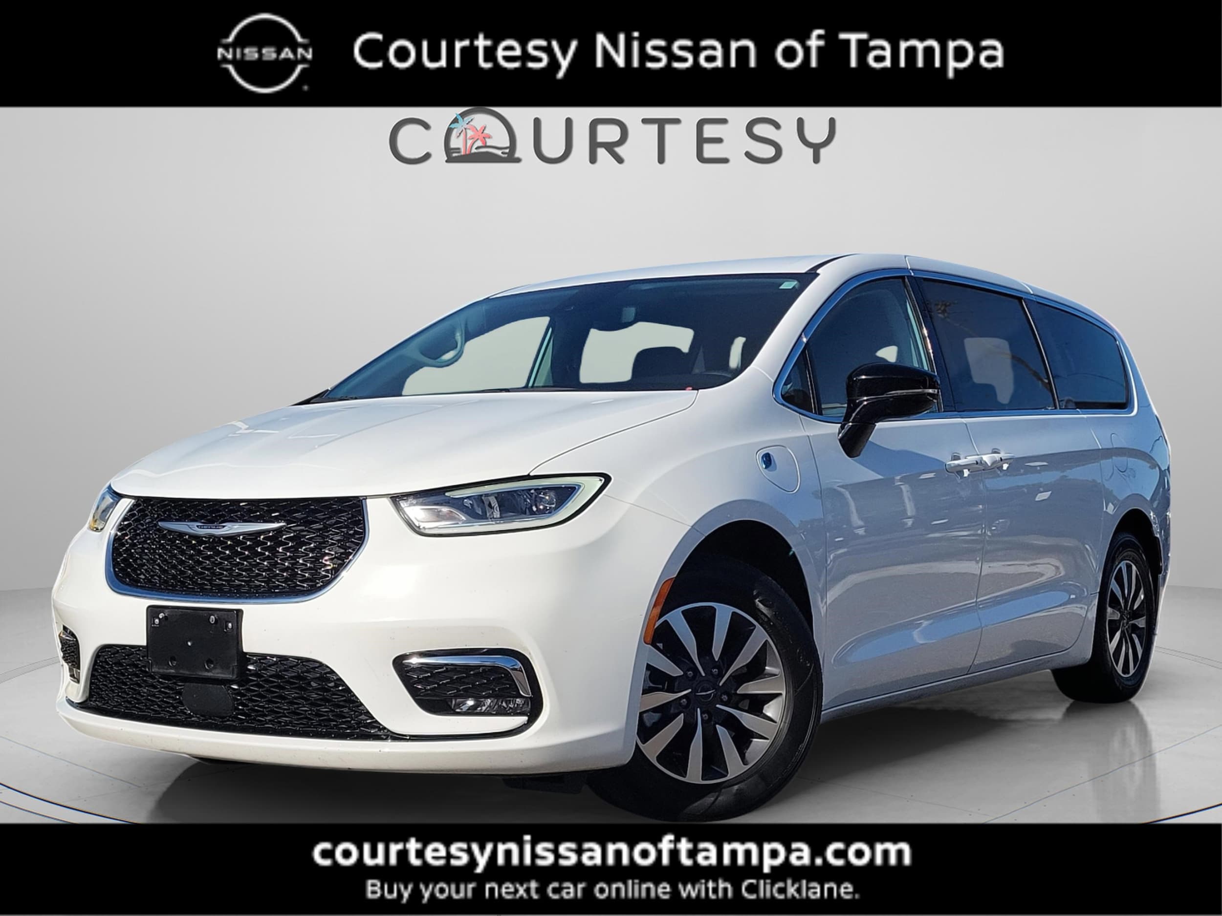 2024 Chrysler Pacifica PHEV Select's photo