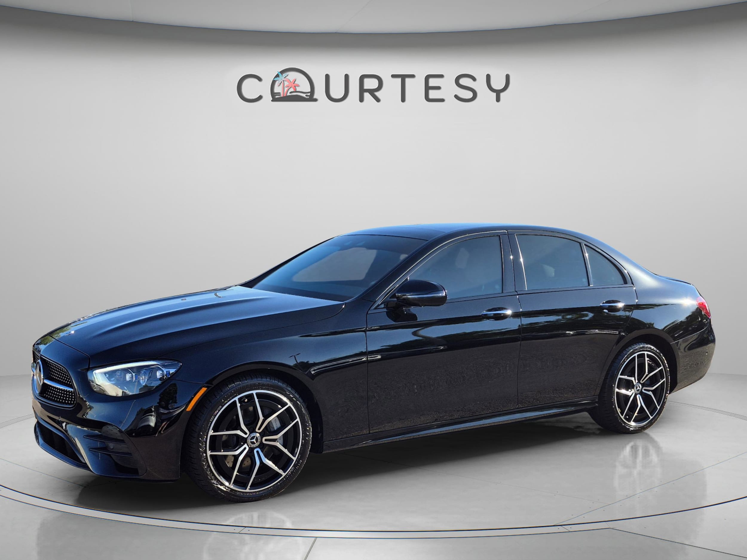 2022 Mercedes-Benz E-Class E350's photo