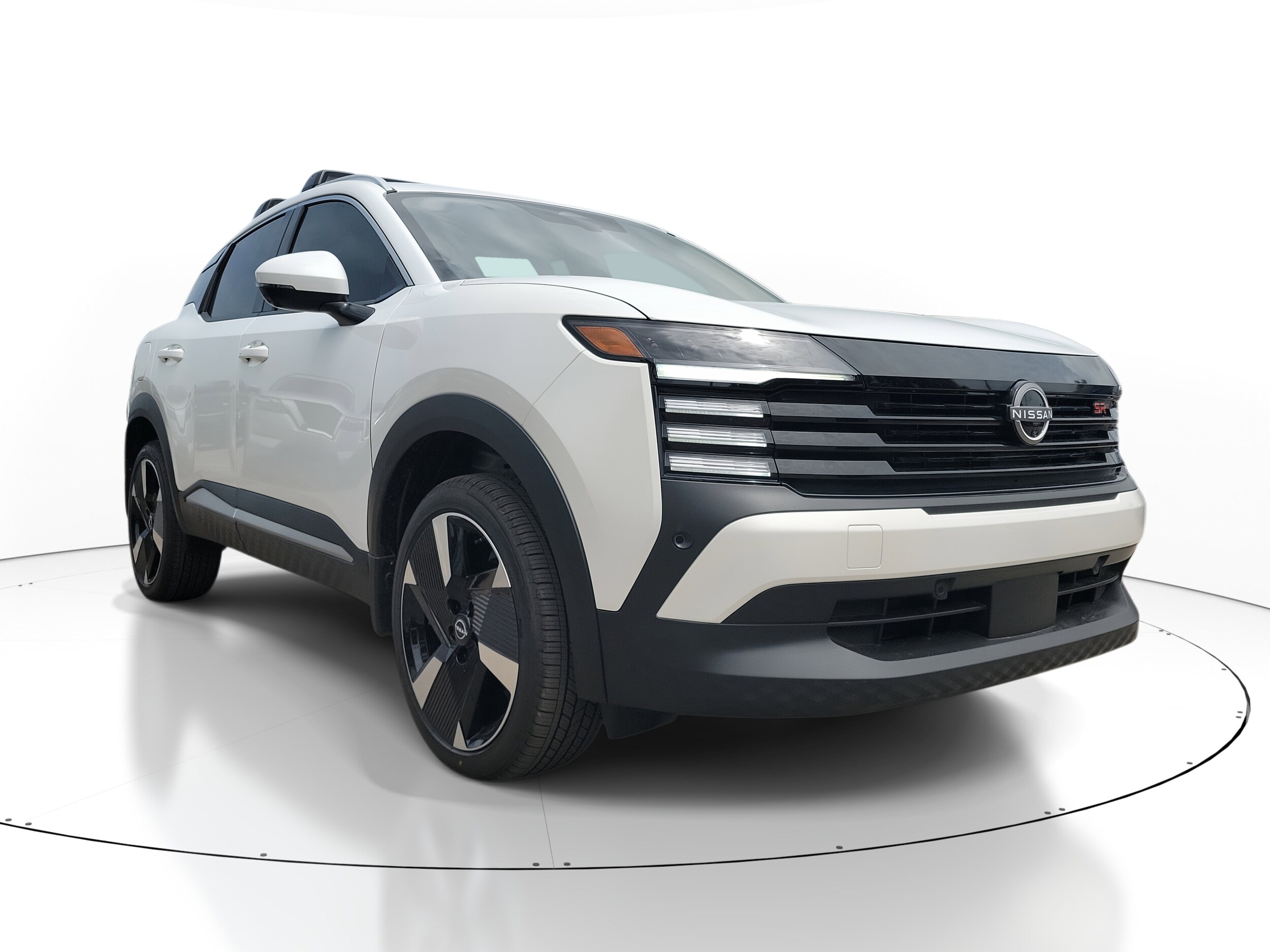 2025 Nissan Kicks SR photo 2