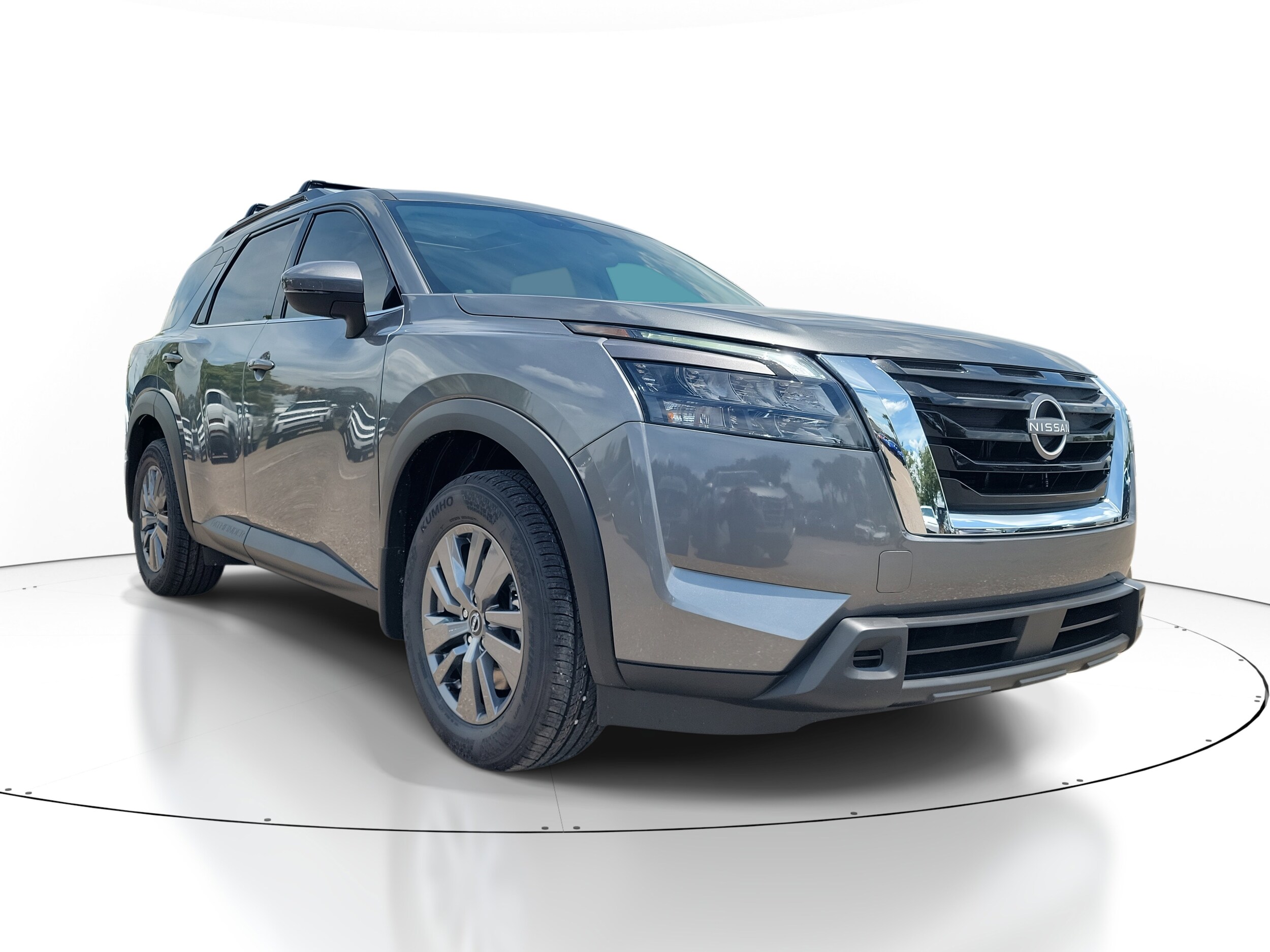 2025 Nissan Pathfinder SV photo 2