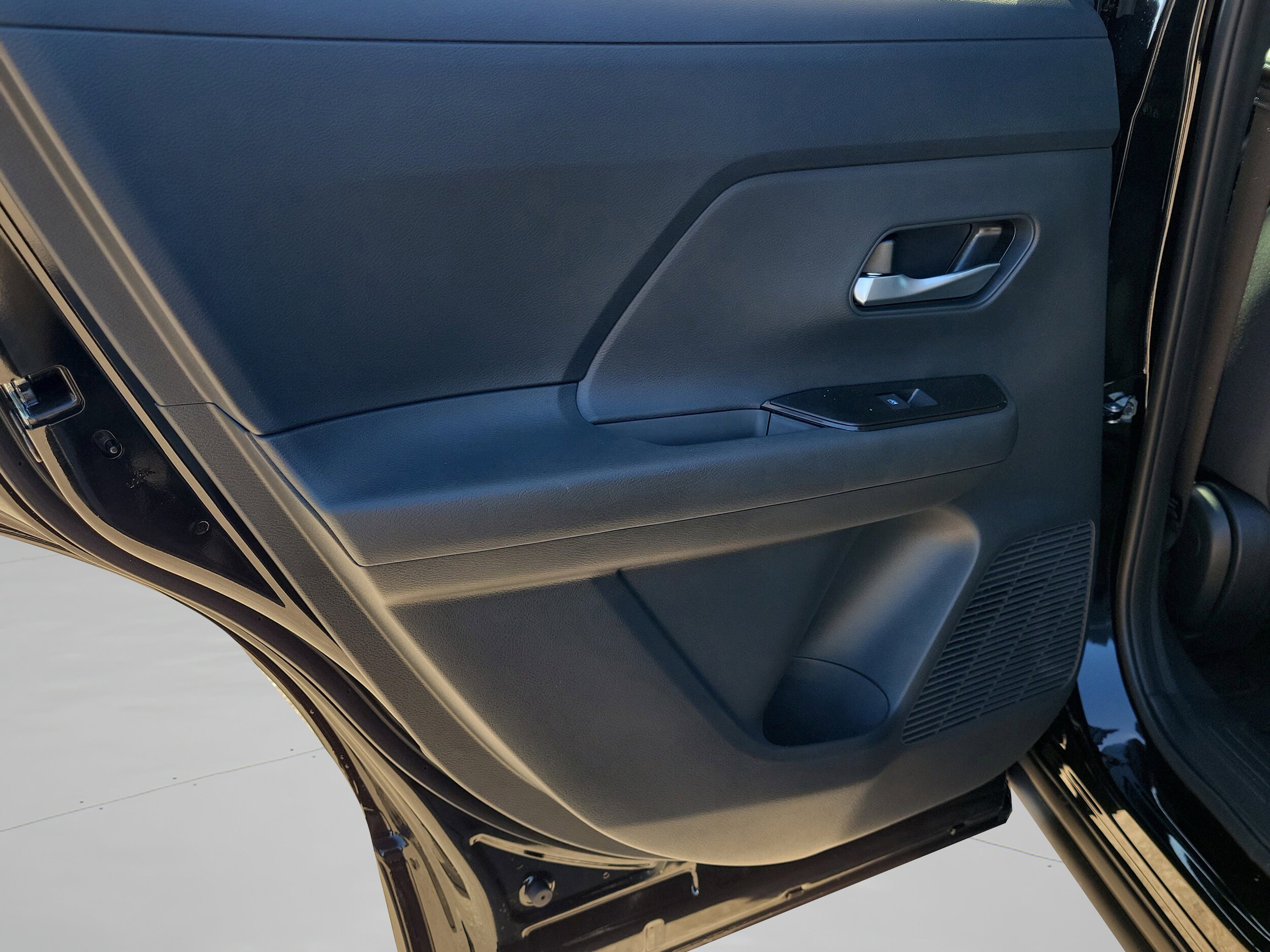 2026 Nissan KICKS SV - Photo 10