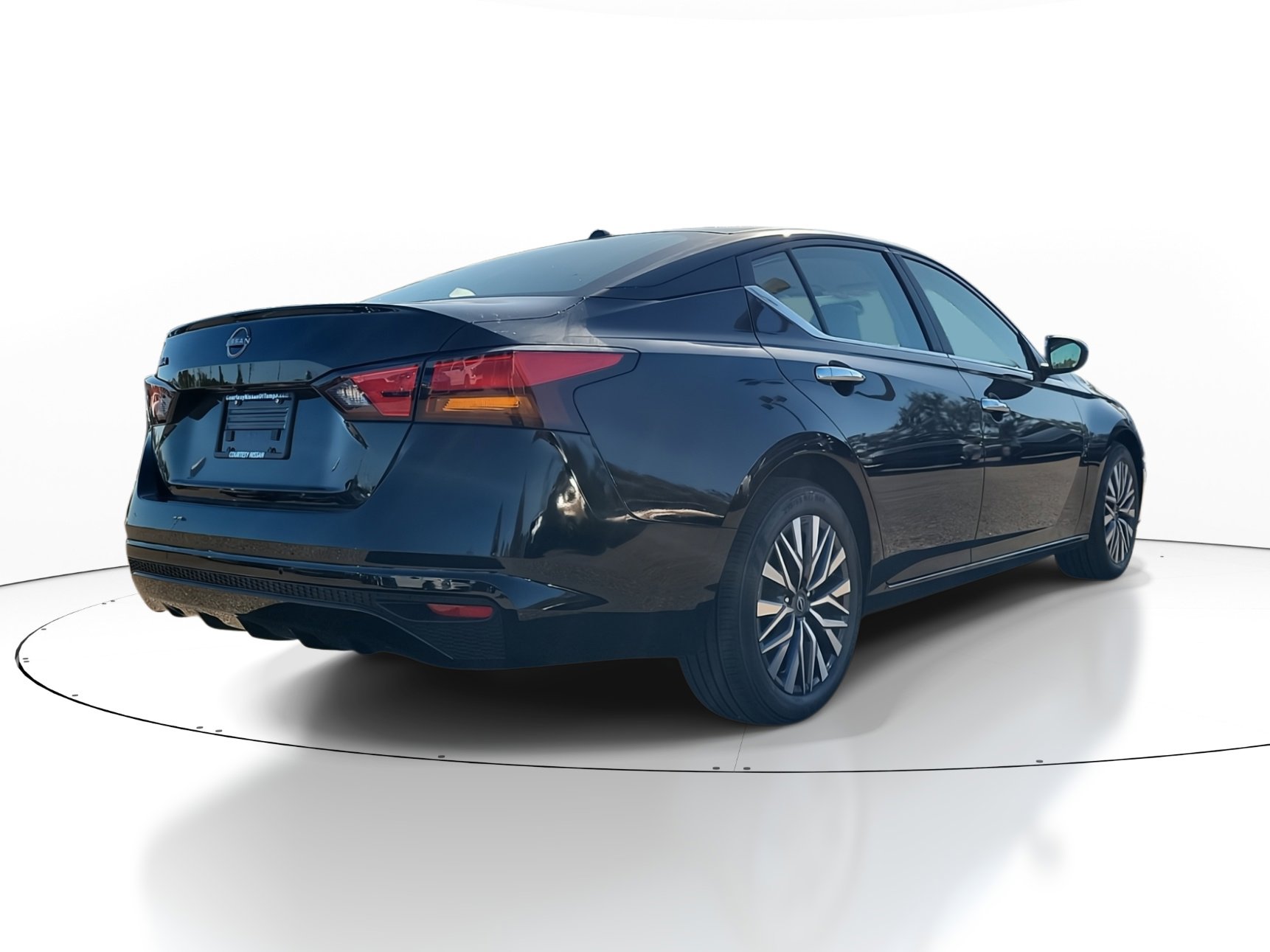 2025 Nissan Altima SV photo 3