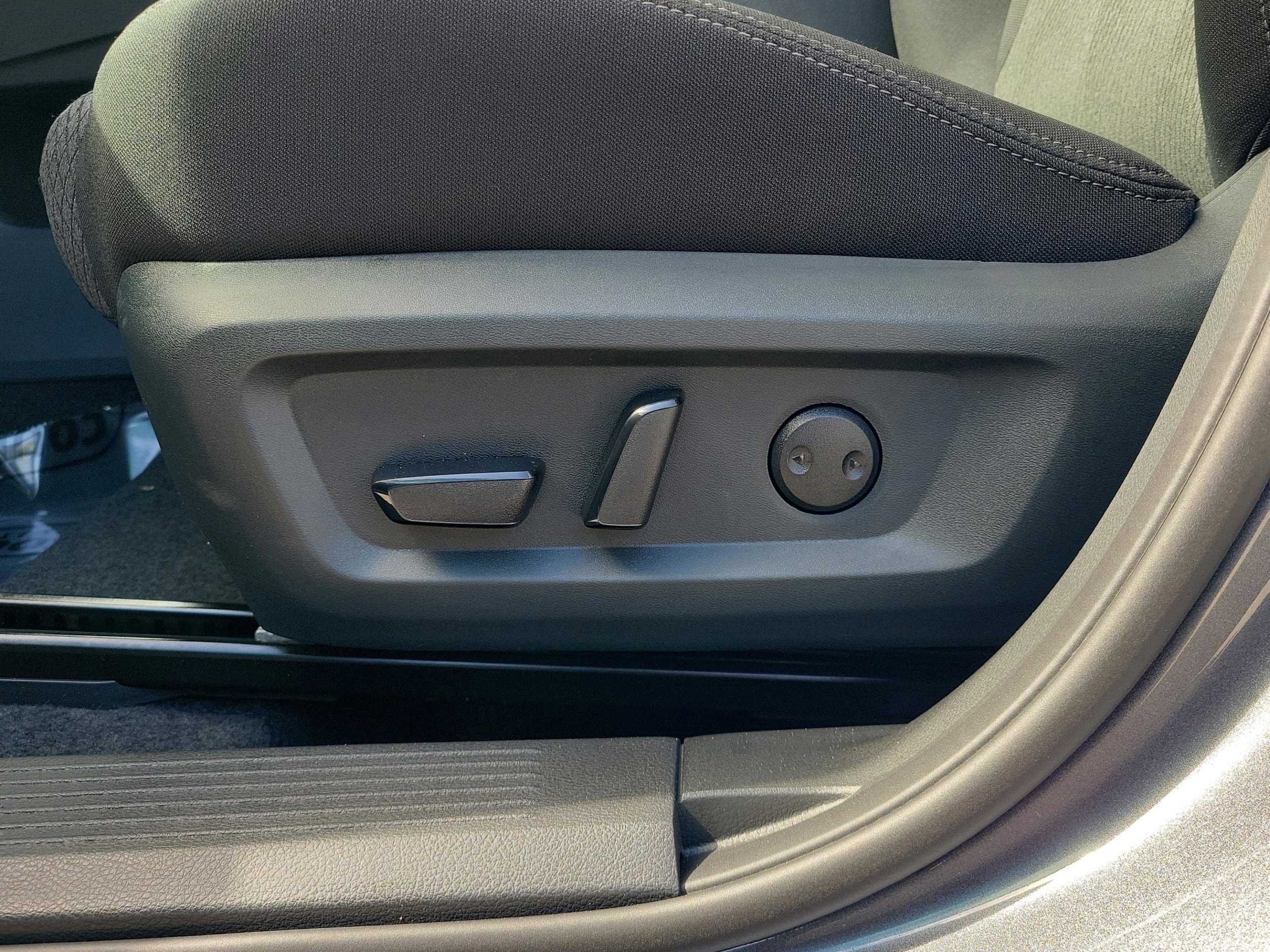 2026 Nissan Rogue SV - Photo 20