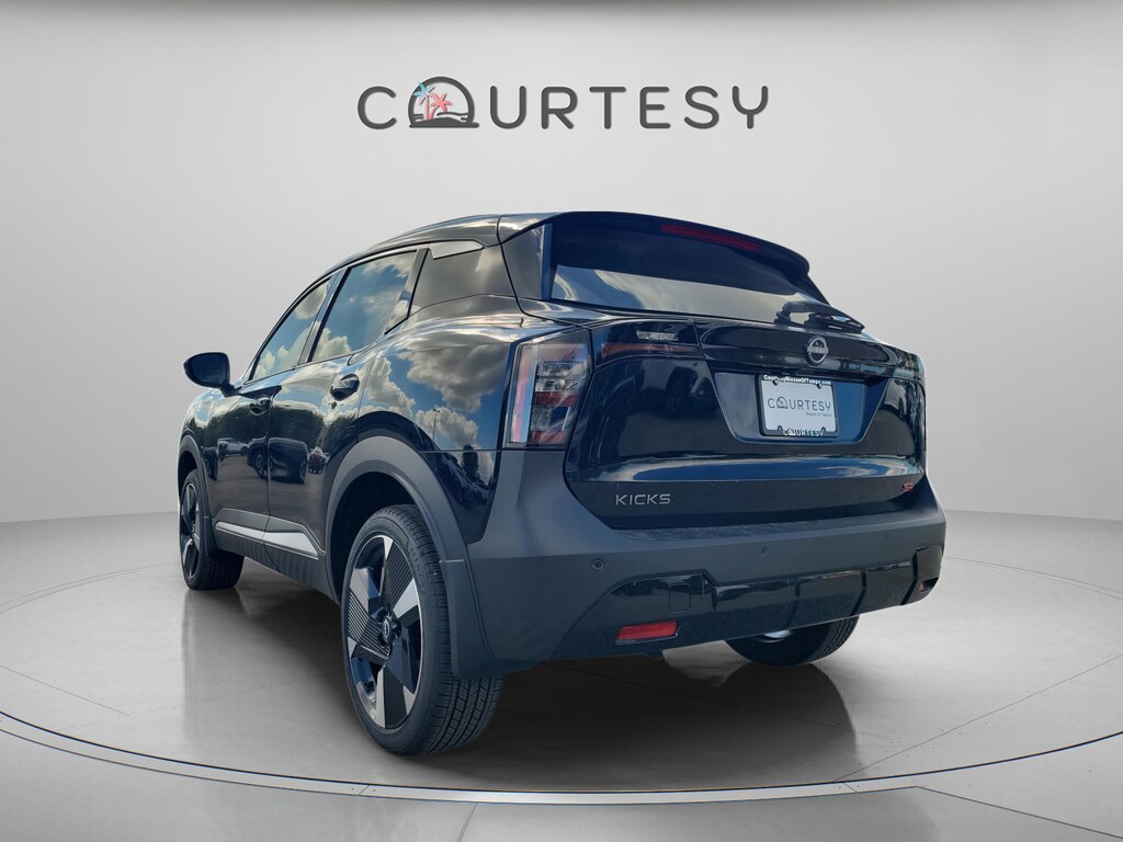 New 2026 Nissan Kicks SR SUV