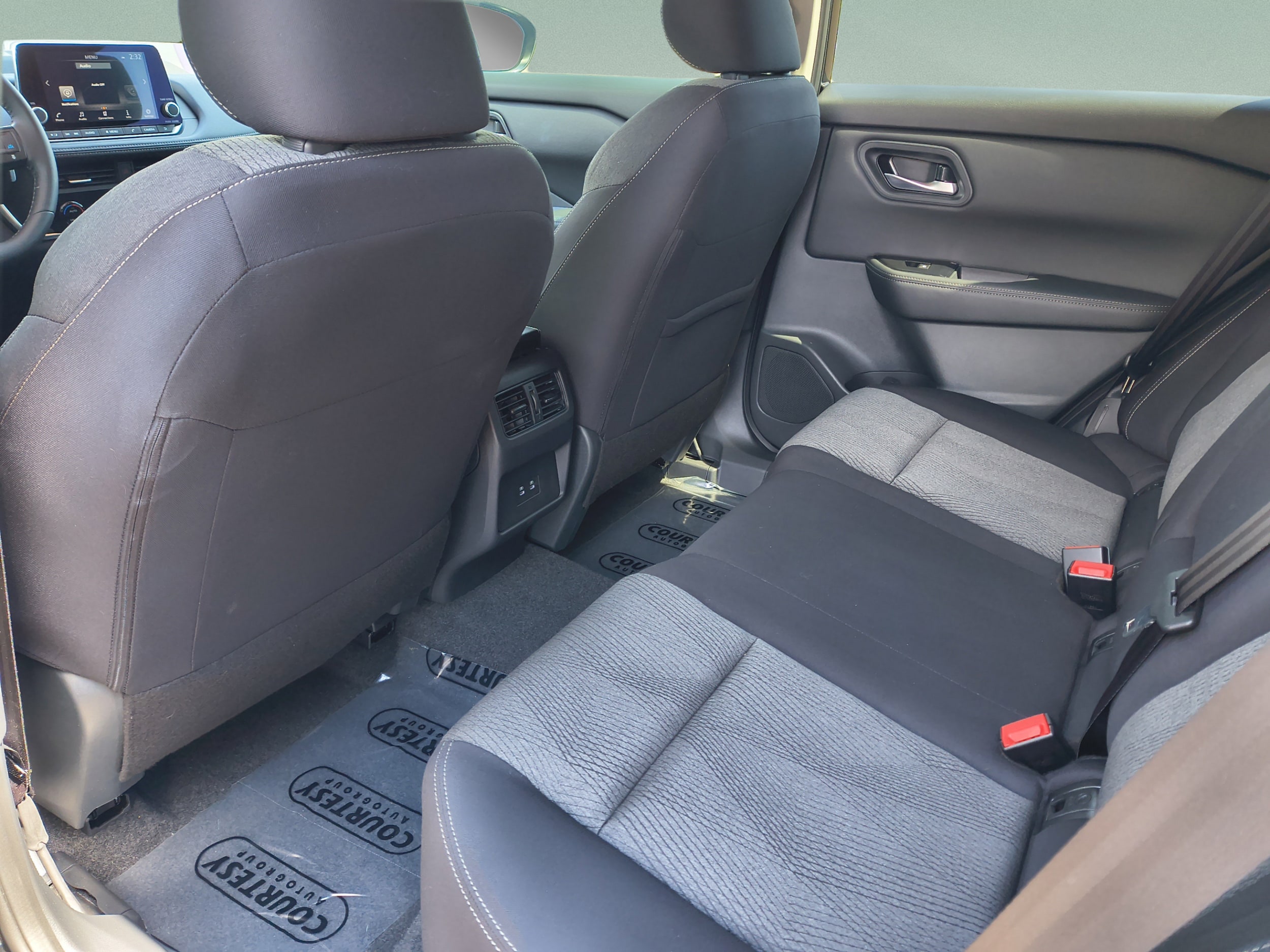 2026 Nissan Rogue SV - Photo 19