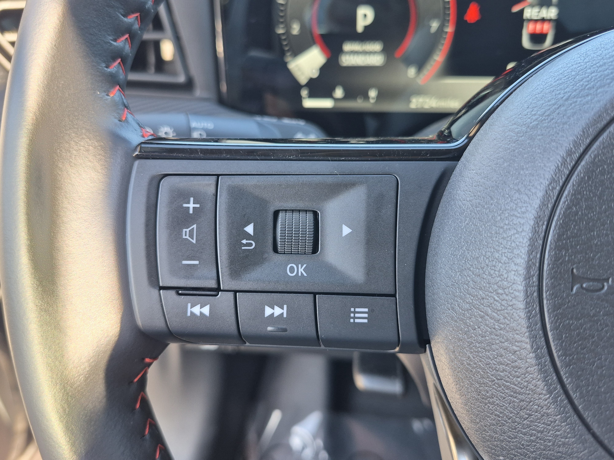 2025 Nissan Kicks SR - Photo 31