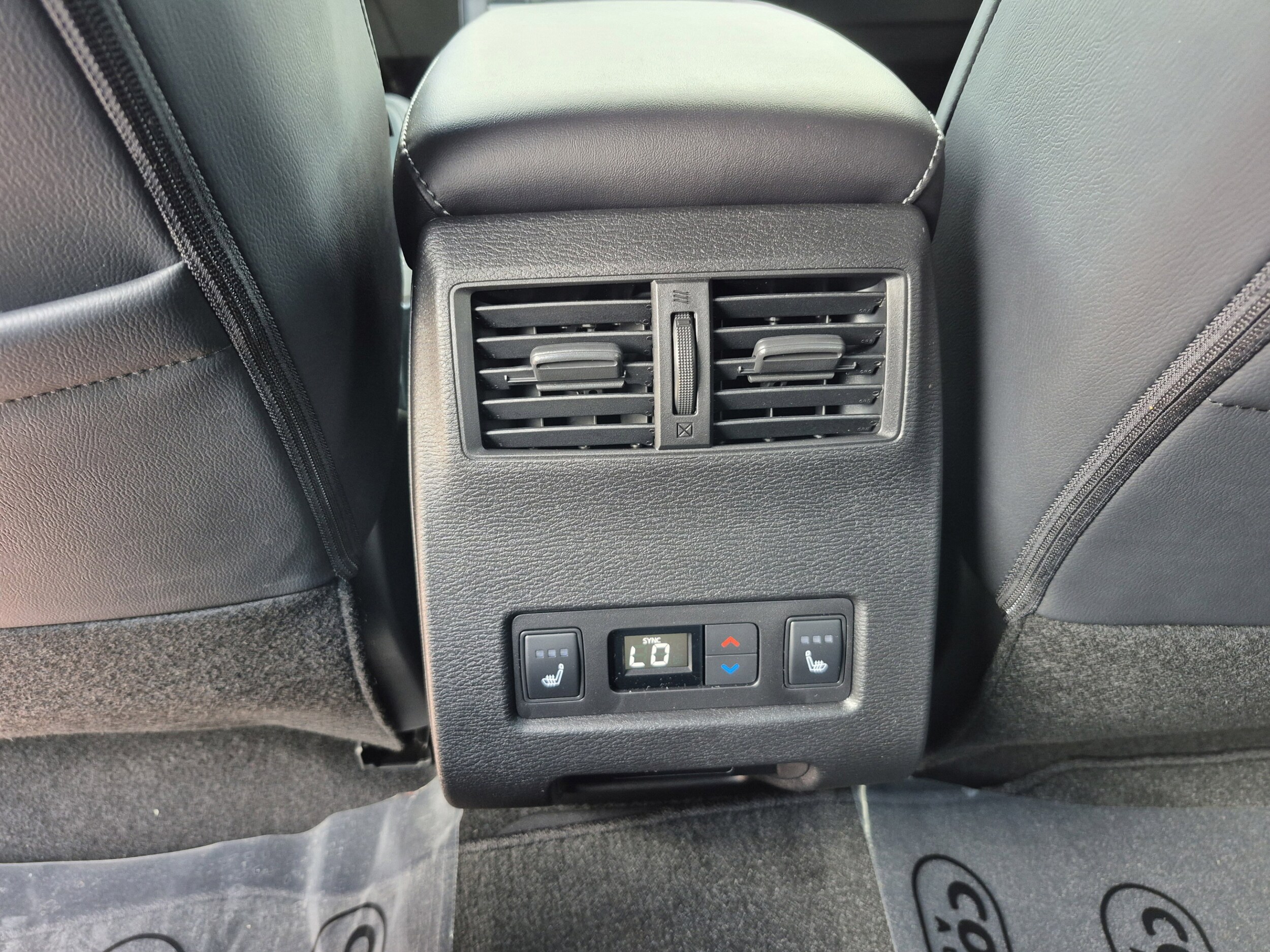 2026 Nissan Rogue Plug-In Hybrid Platinum - Photo 16