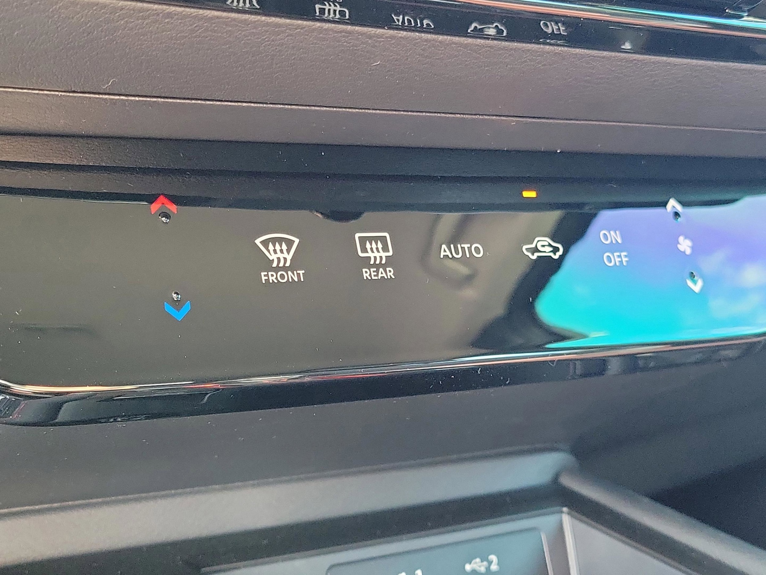 2025 Nissan Kicks SR - Photo 29