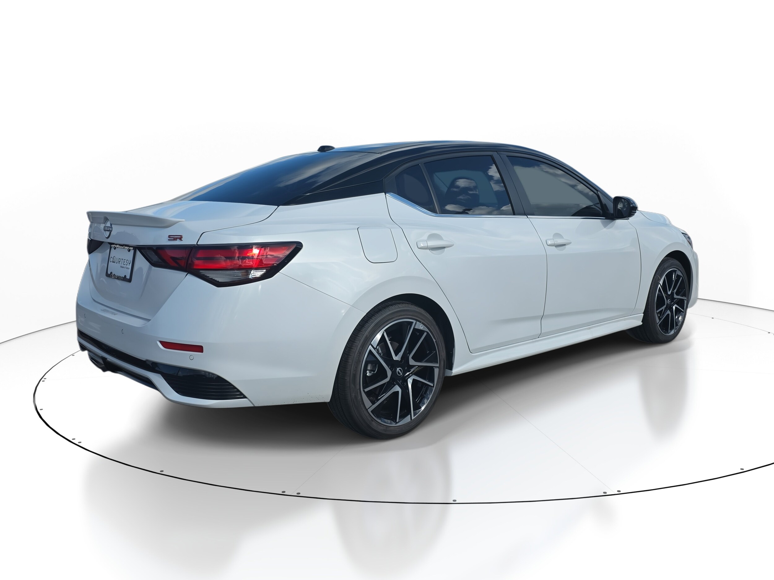 2025 Nissan Sentra SR photo 4