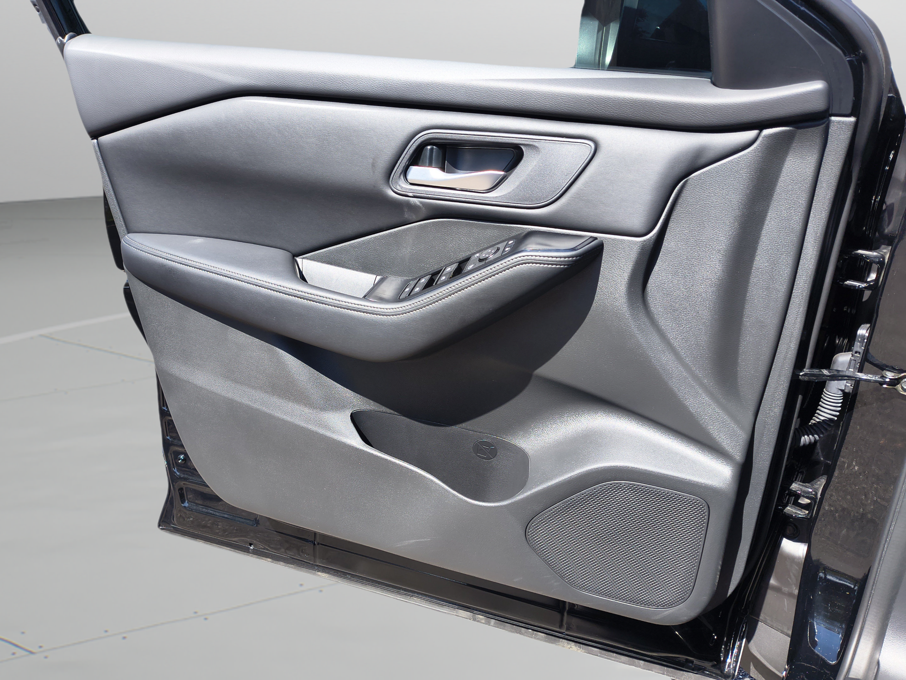 2026 Nissan Rogue SV - Photo 25