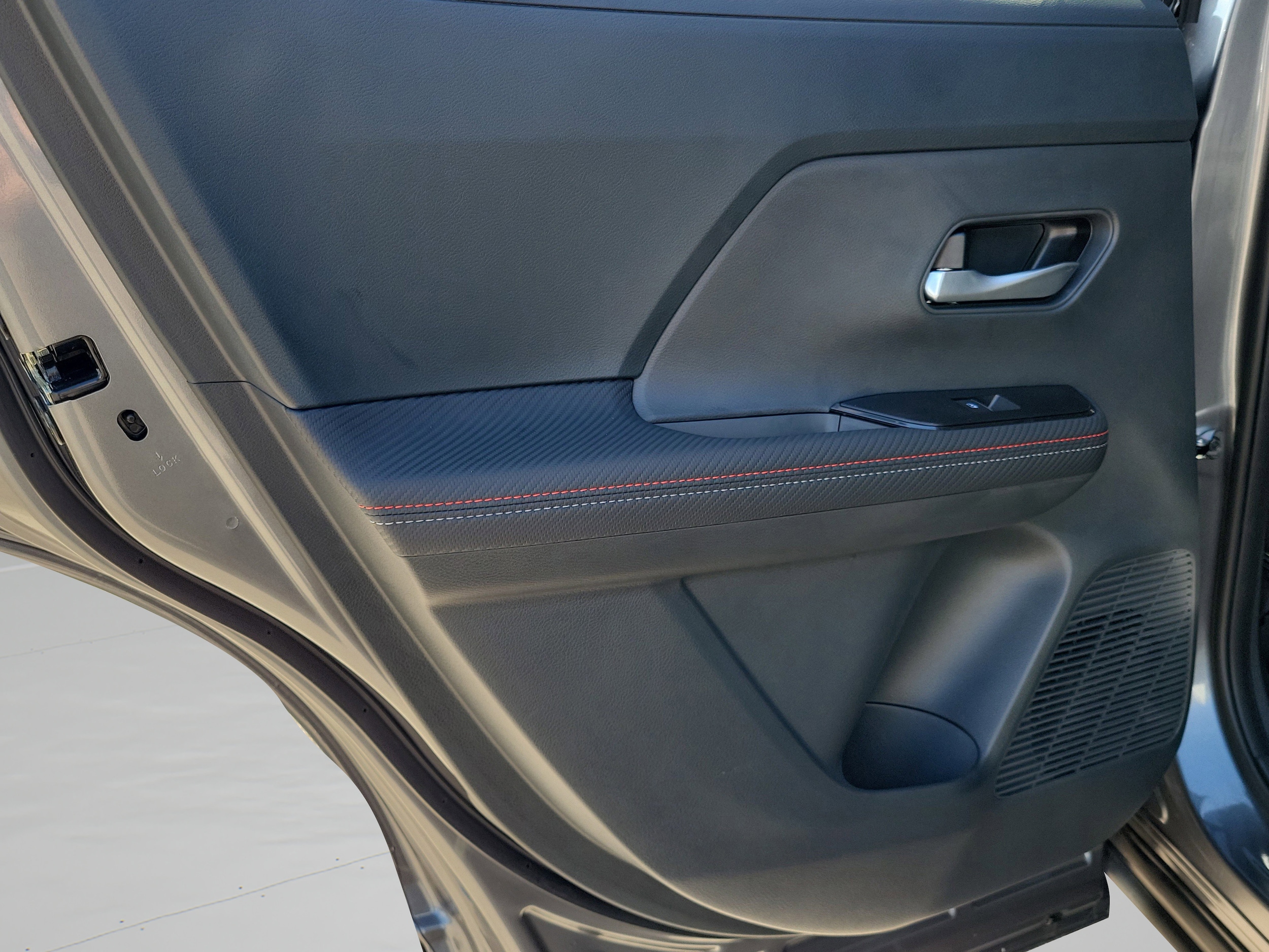 2025 Nissan Kicks SR - Photo 11