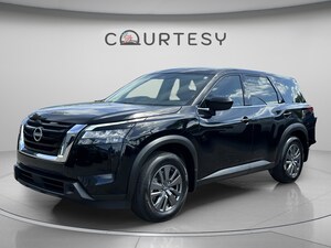 2025 Nissan Pathfinder S SUV