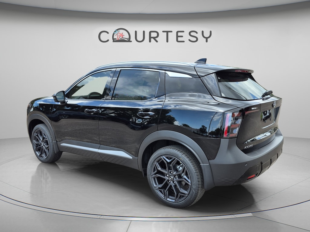 New 2026 Nissan Kicks SR SUV