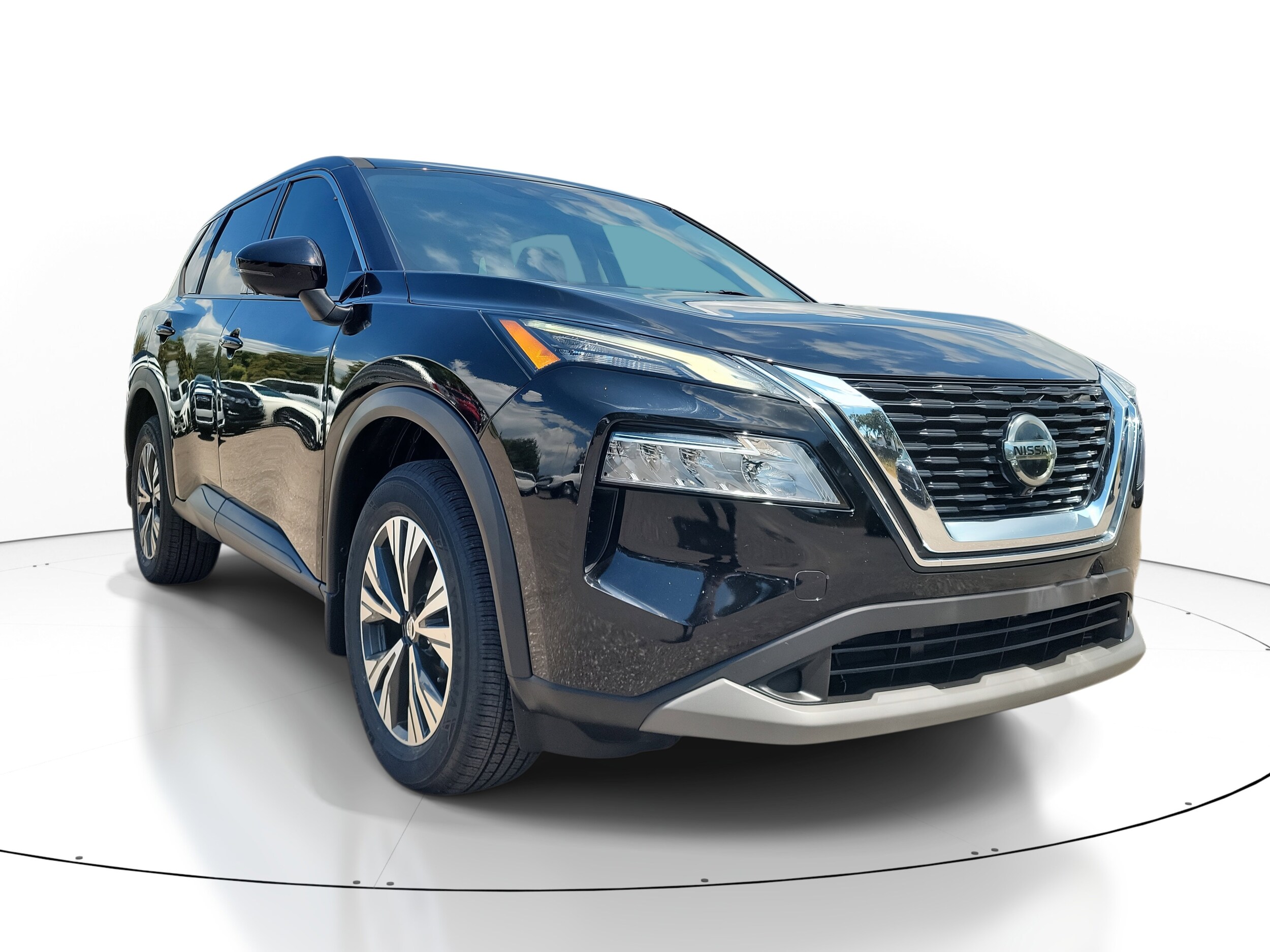 2021 Nissan Rogue SV photo 2