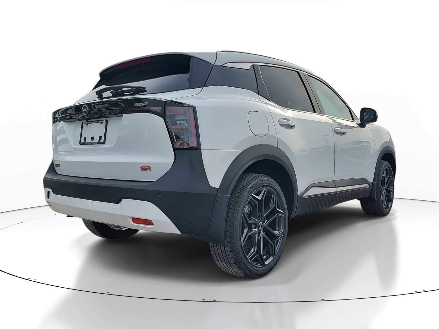 2025 Nissan Kicks SR photo 3
