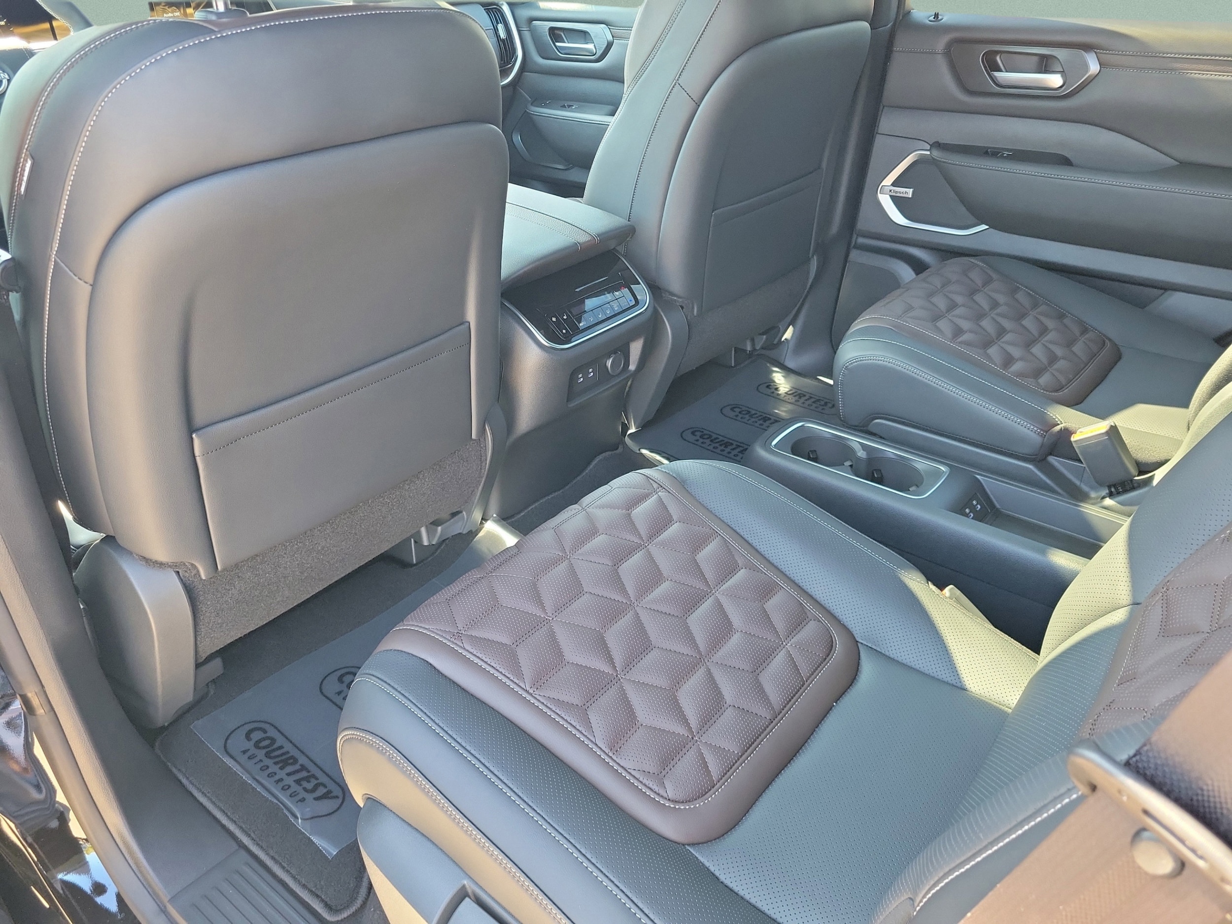 2026 Nissan Armada Platinum Reserve - Photo 10