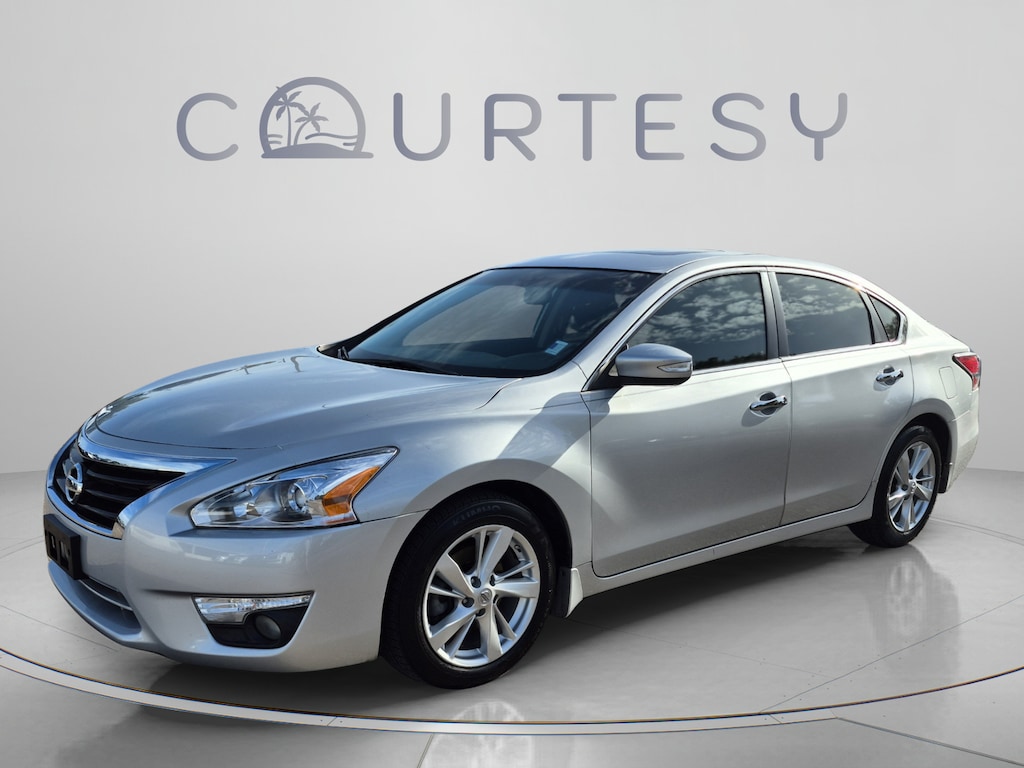 Used 2015 Nissan Altima 2.5 SV Sedan