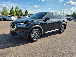 2025 Nissan Pathfinder S SUV