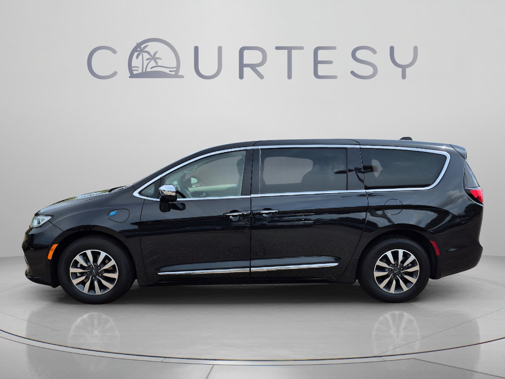 Used 2023 Chrysler Pacifica Plug-In Hybrid Limited Van Passenger Van