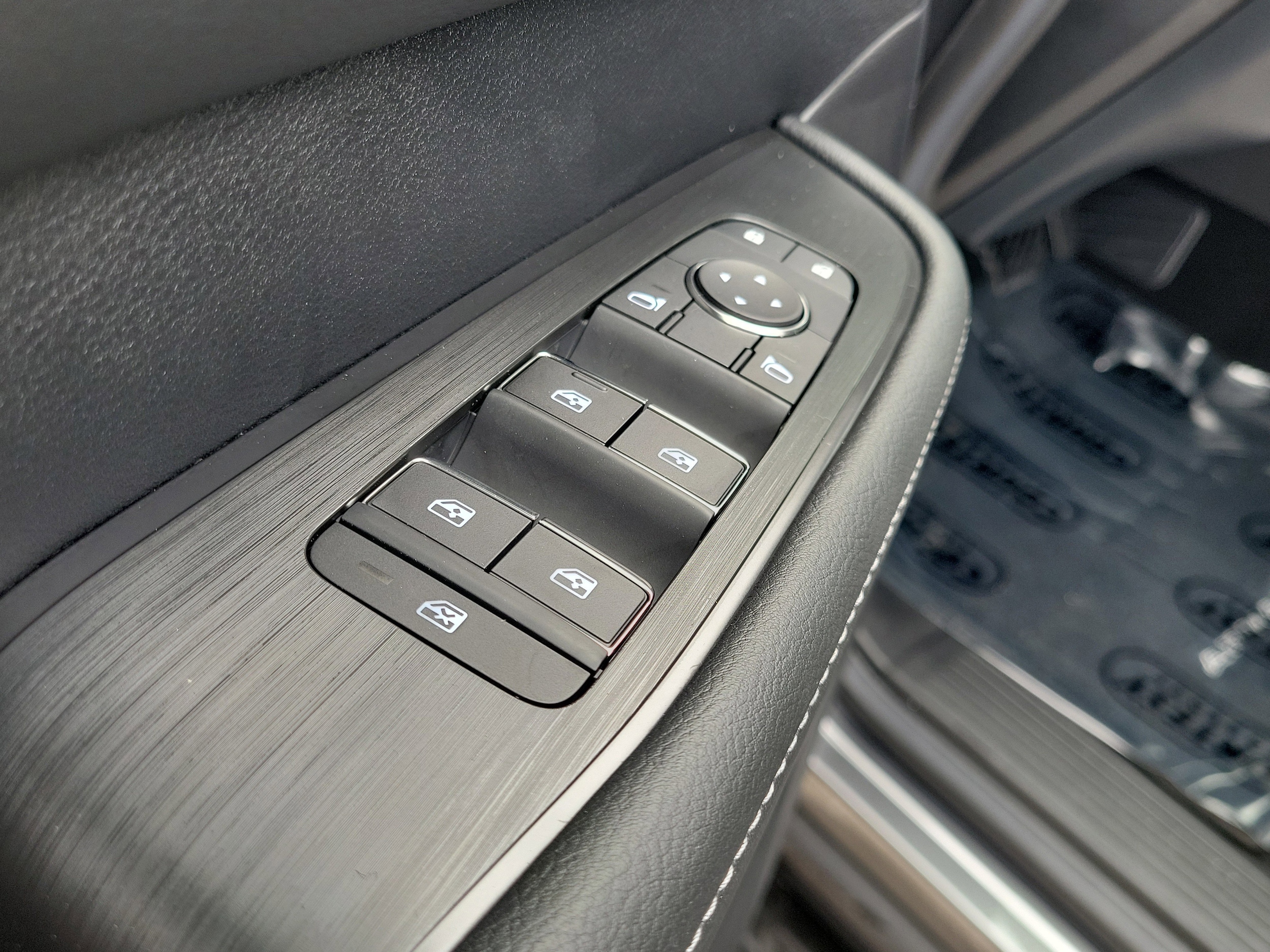 2026 Nissan Armada SV - Photo 32