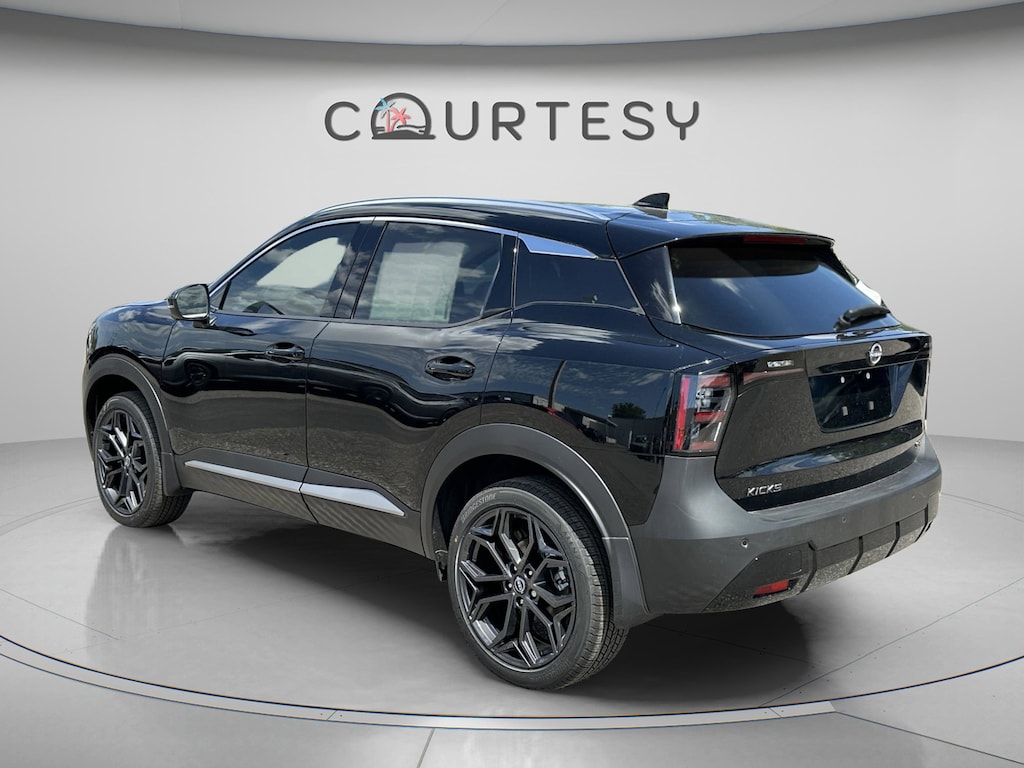 New 2026 Nissan Kicks SR SUV