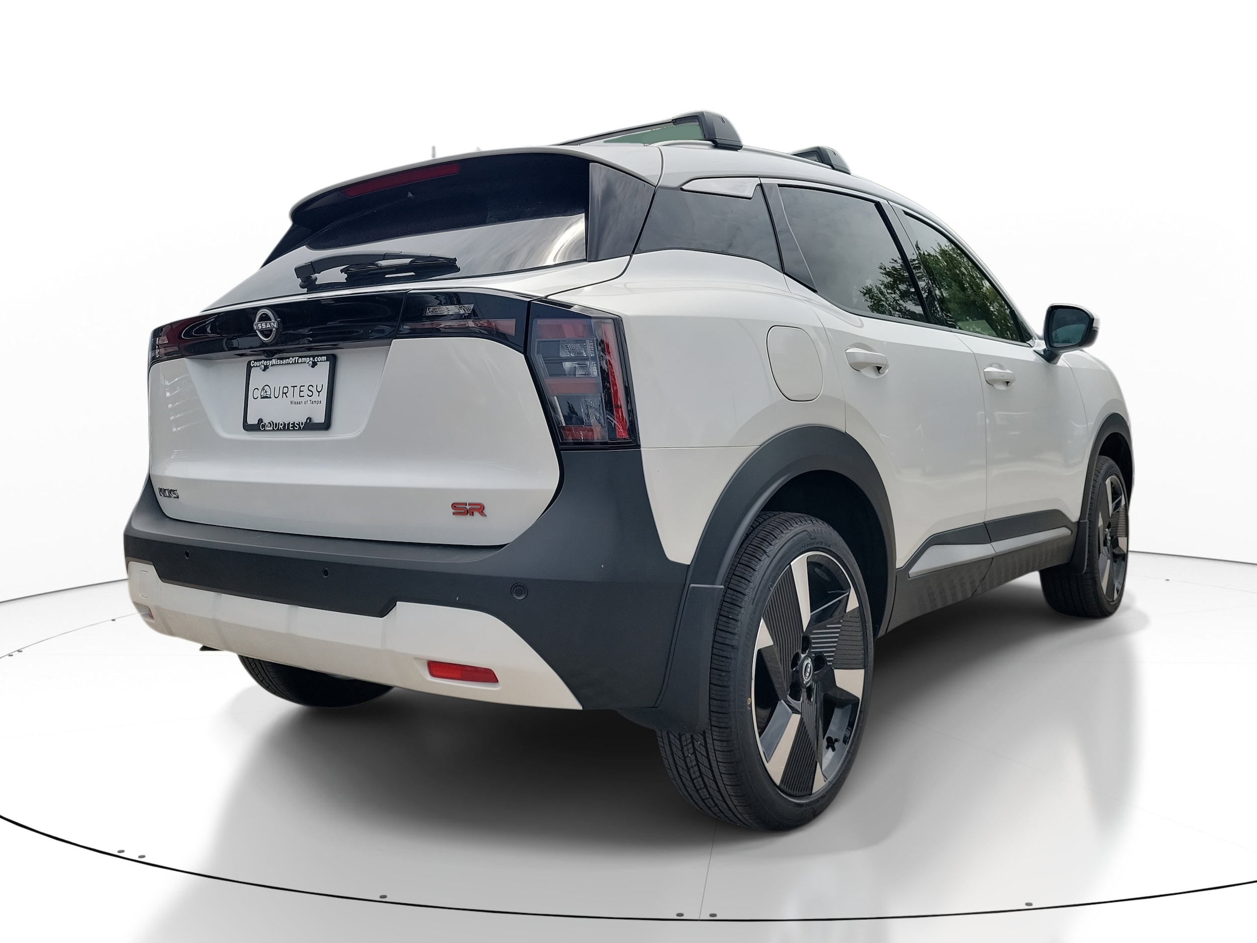 2025 Nissan Kicks SR photo 3