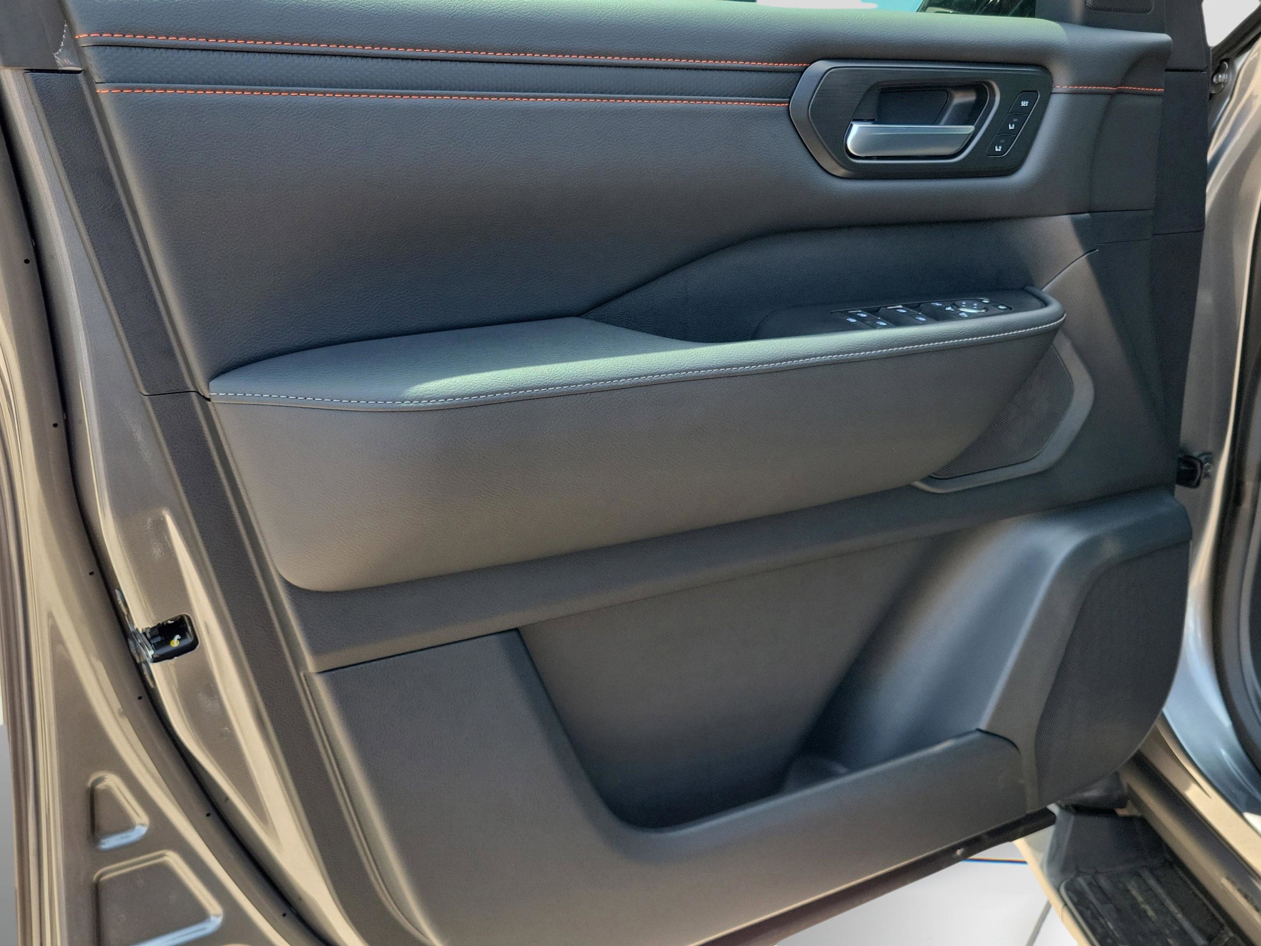 2025 Nissan Armada PRO-4X - Photo 22