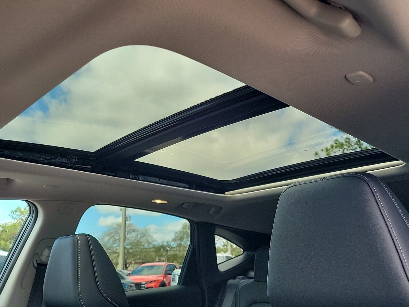 2025 Nissan Murano SL photo 3