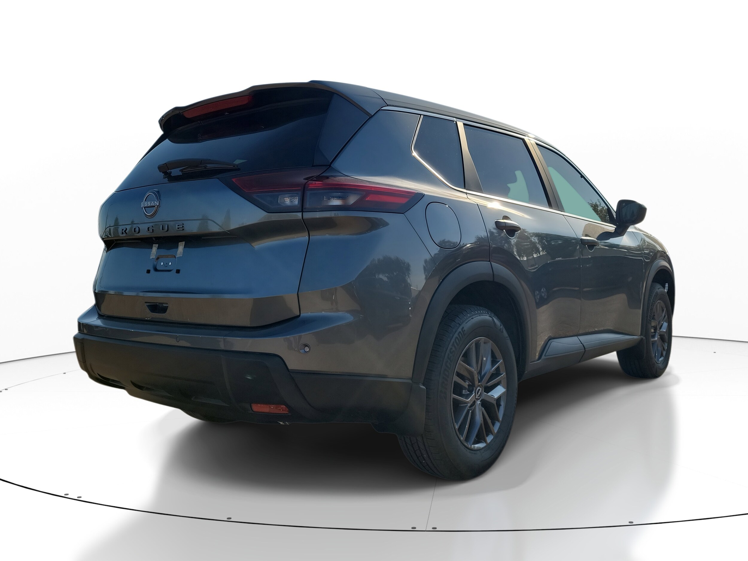 2025 Nissan Rogue S photo 4