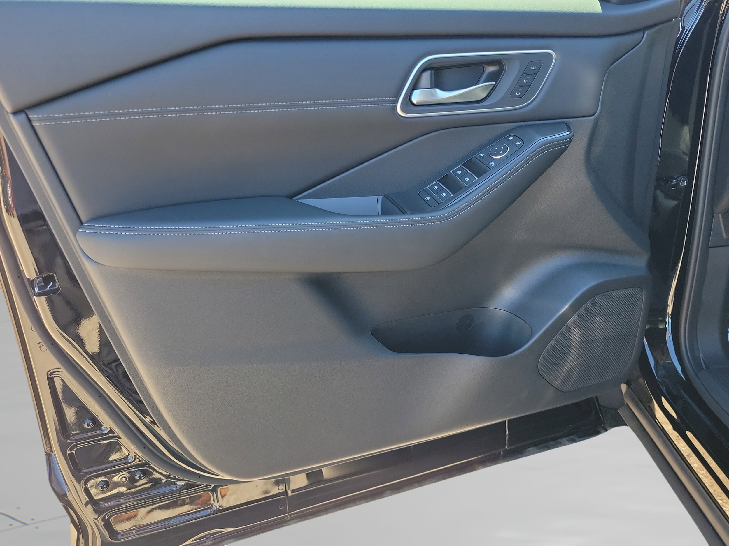 2026 Nissan Rogue Platinum - Photo 17