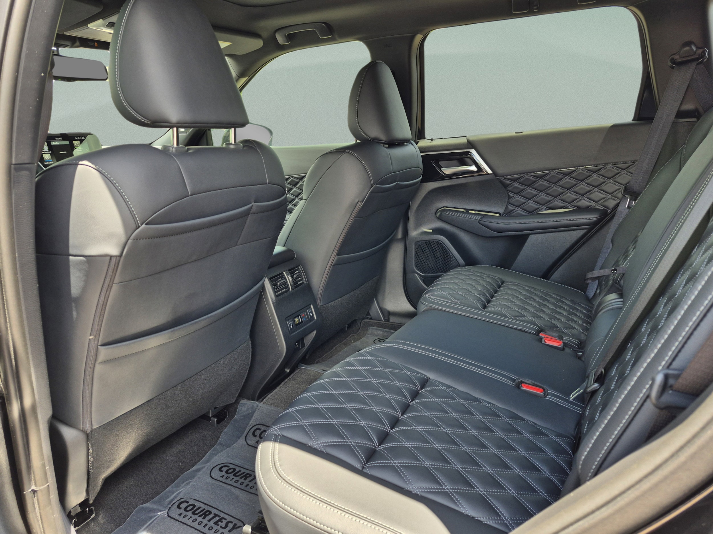 2026 Nissan Rogue Plug-In Hybrid Platinum - Photo 17