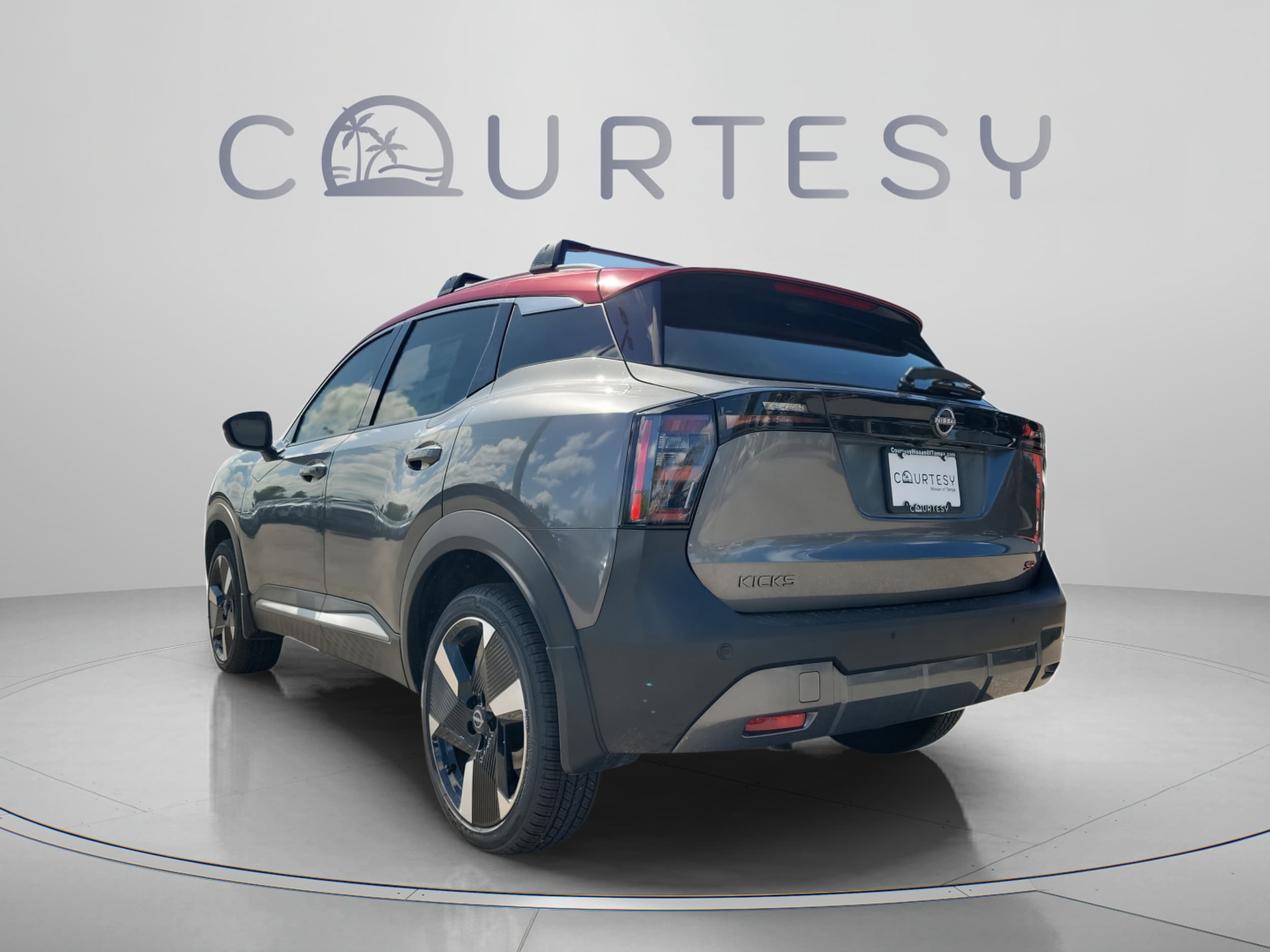 2025 Nissan Kicks SR - Photo 5