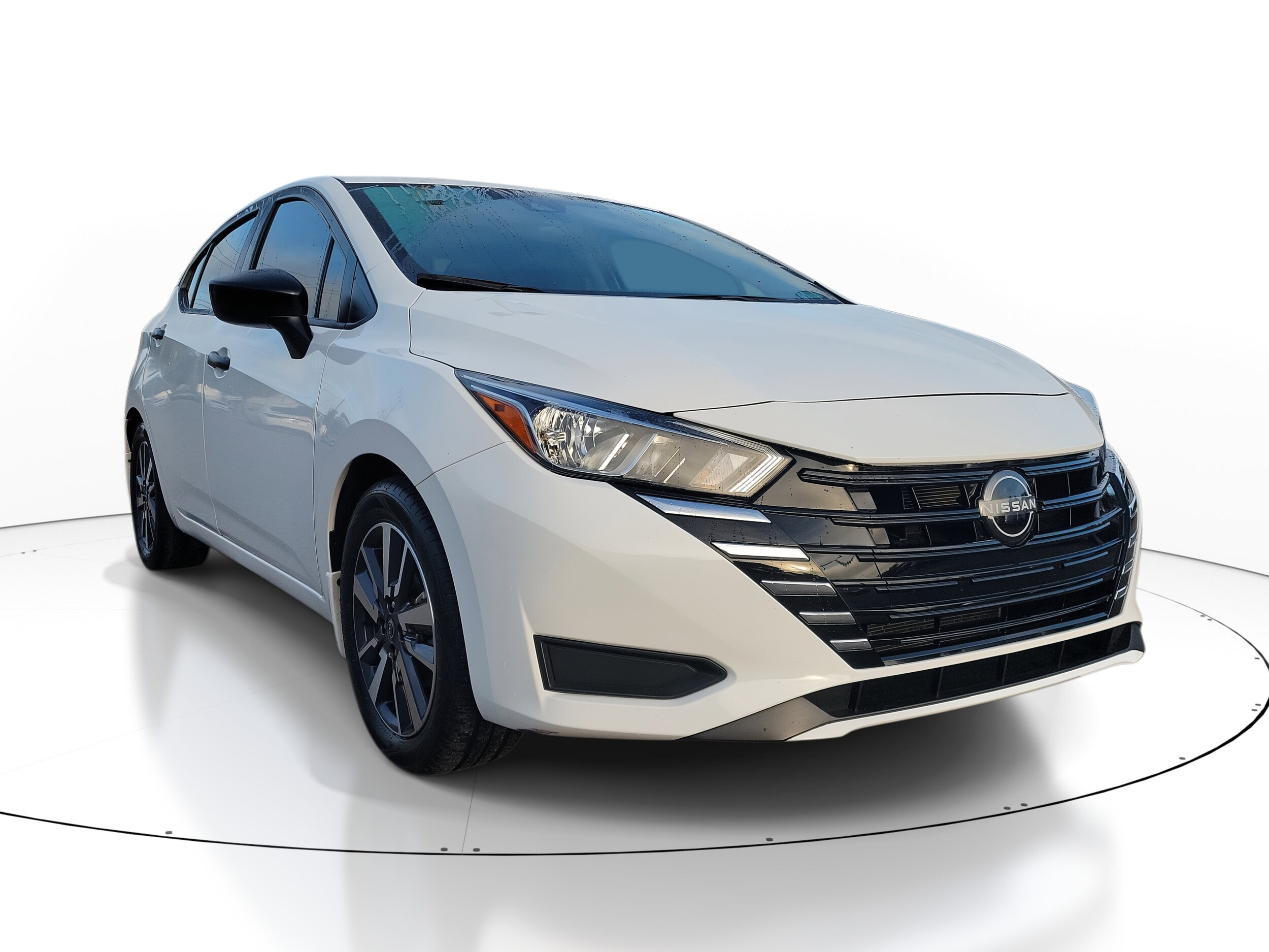 2023 Nissan Versa S photo 3
