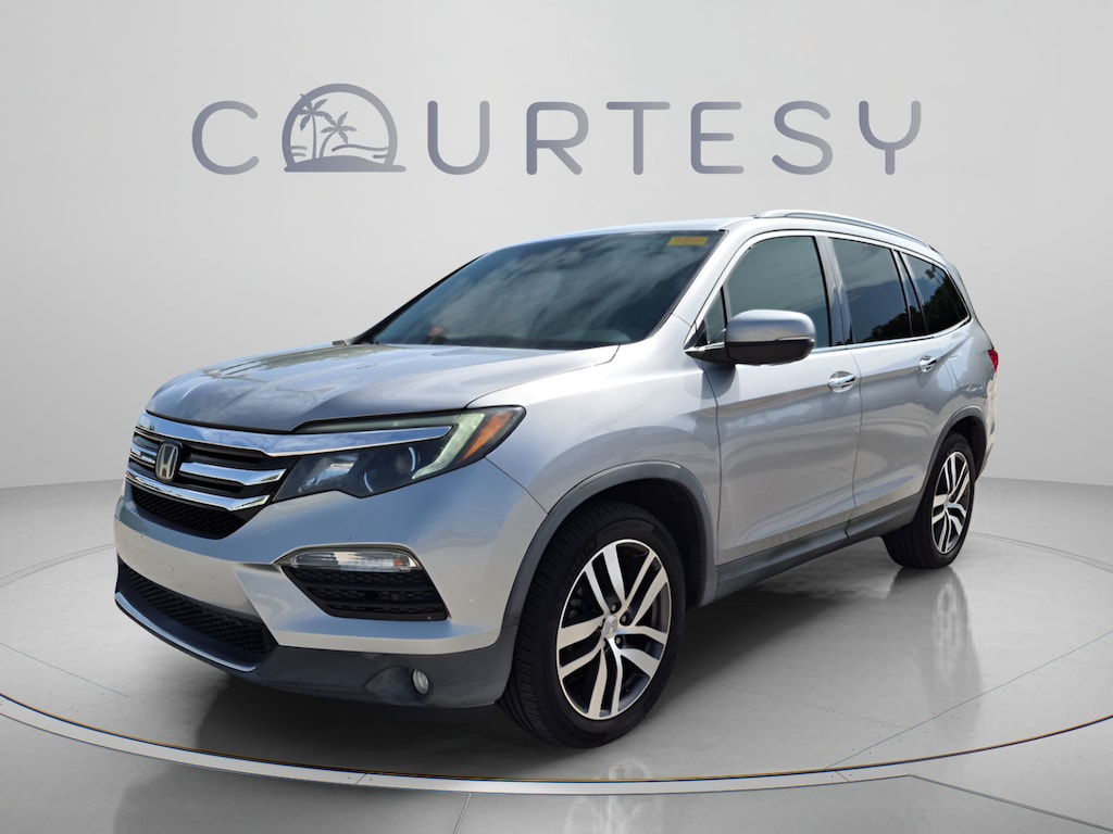 Used 2017 Honda Pilot Touring FWD SUV