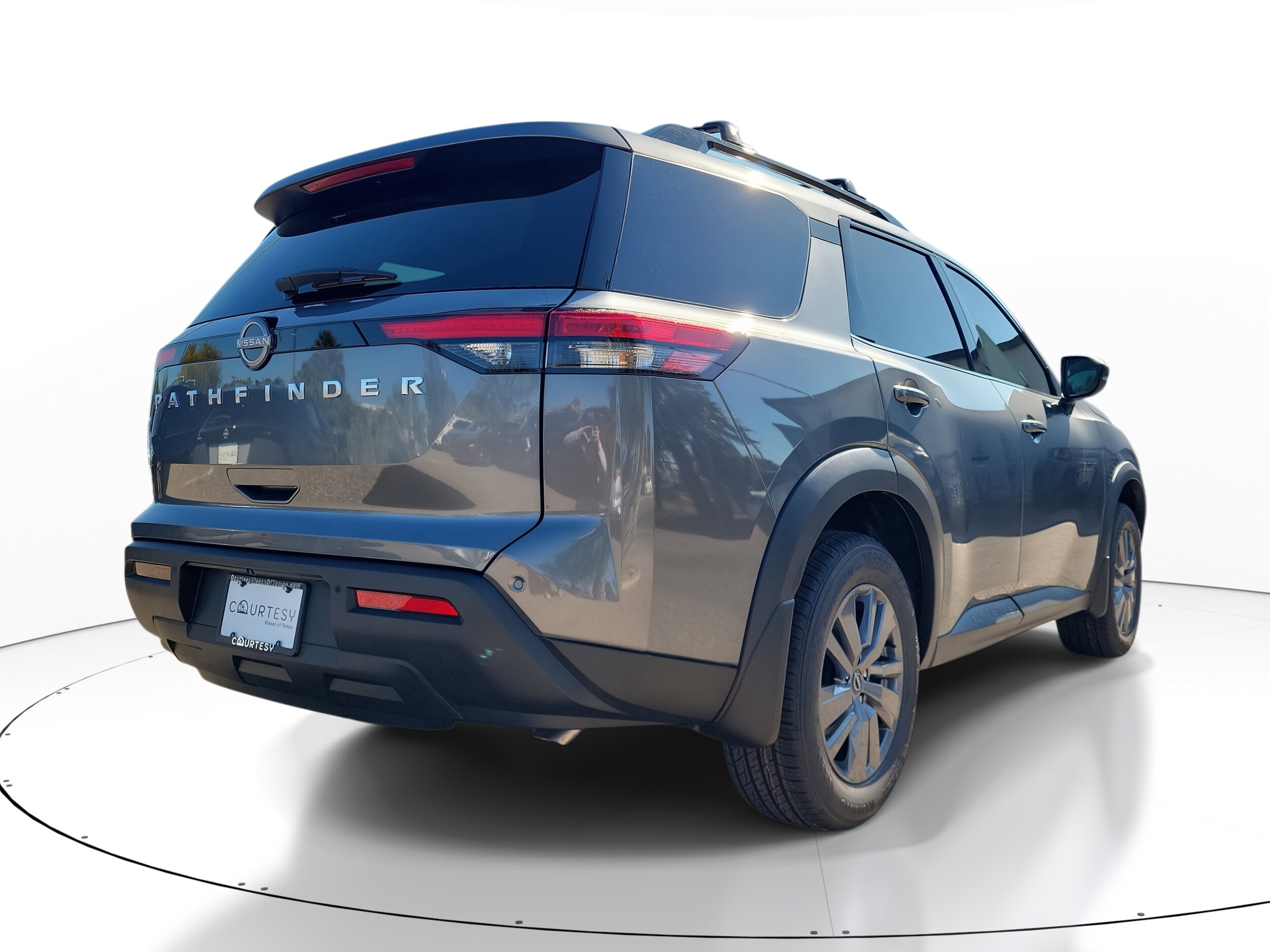 2025 Nissan Pathfinder SV photo 3