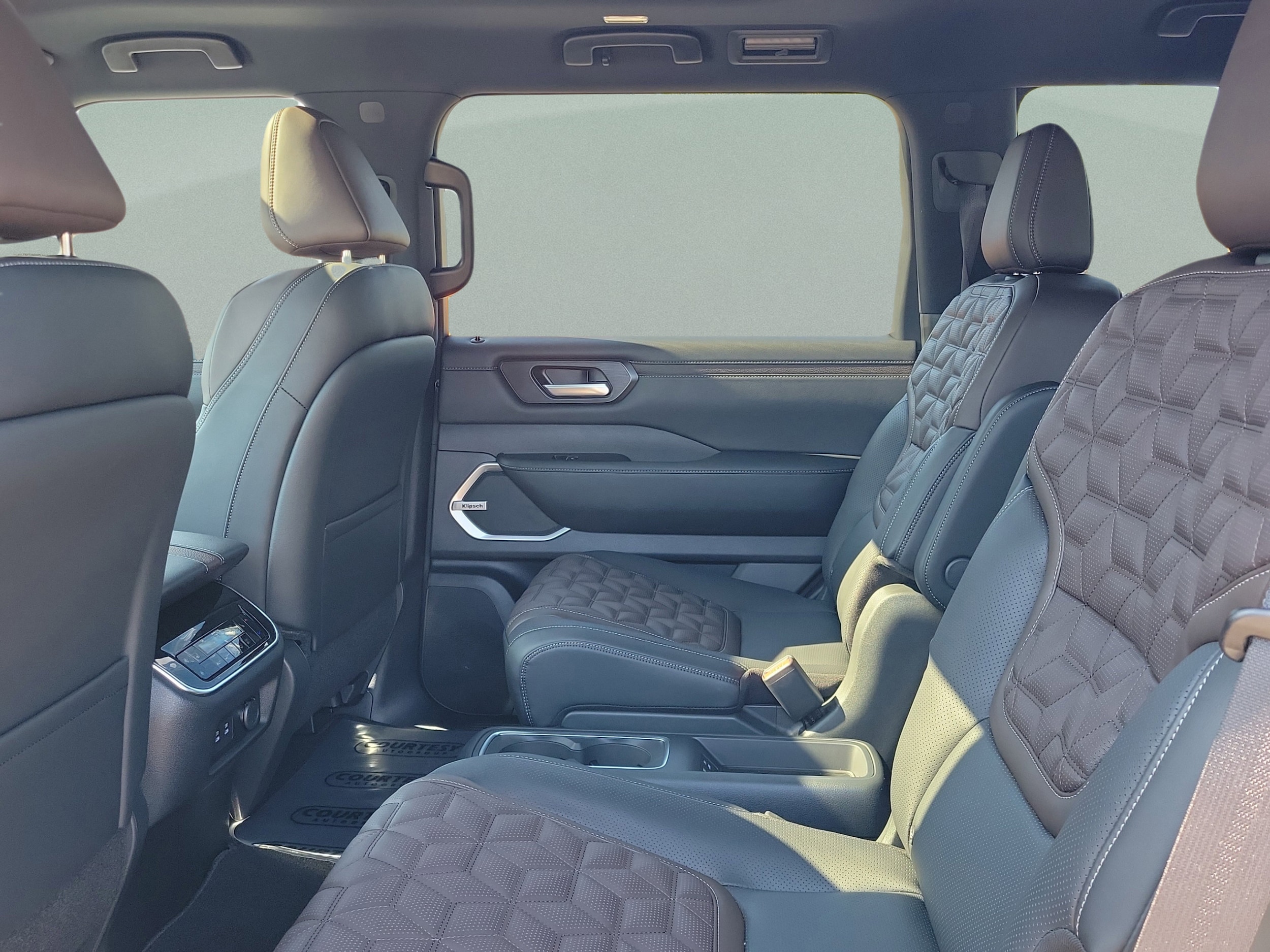 2026 Nissan Armada Platinum Reserve - Photo 9