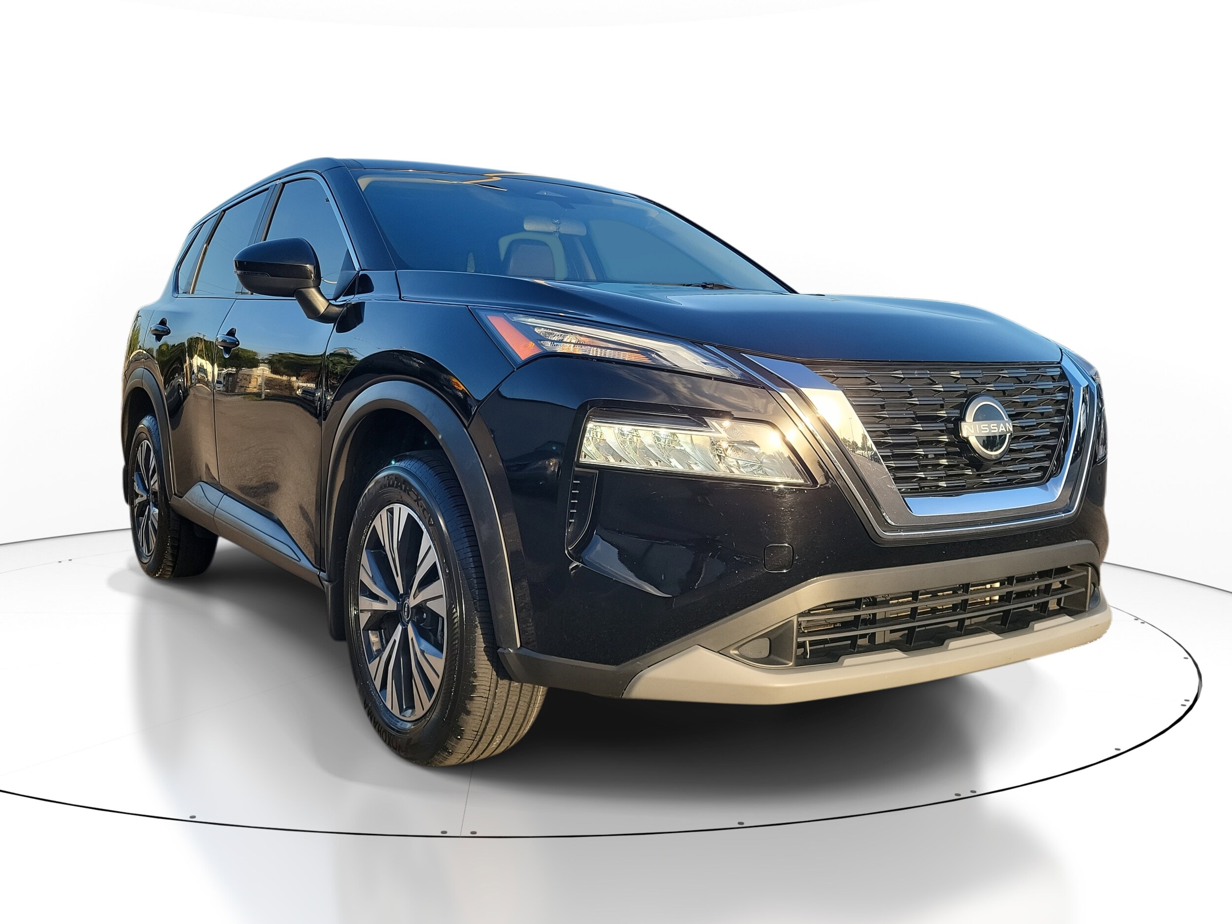 2022 Nissan Rogue SV photo 2