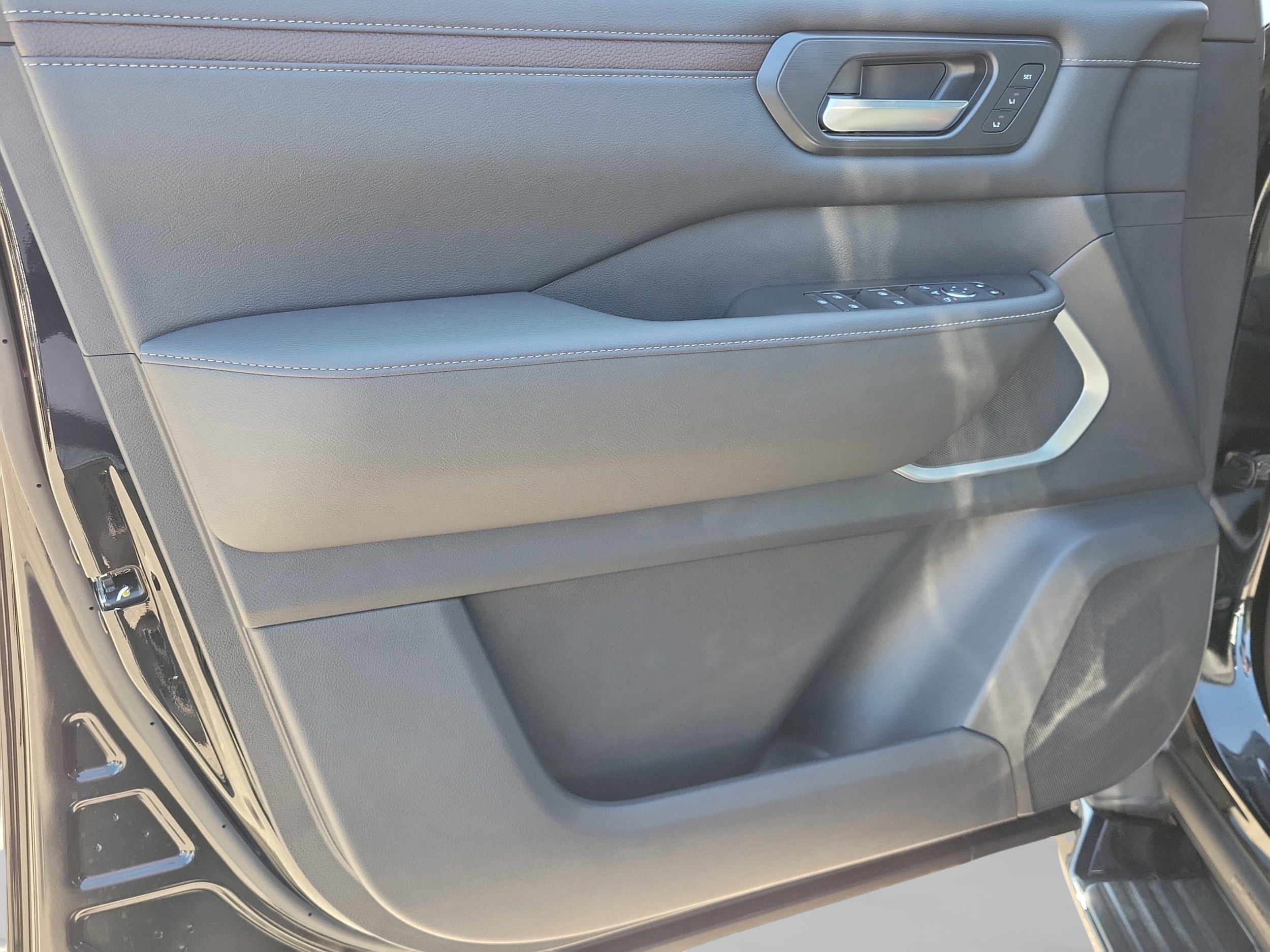2026 Nissan Armada Platinum Reserve - Photo 17