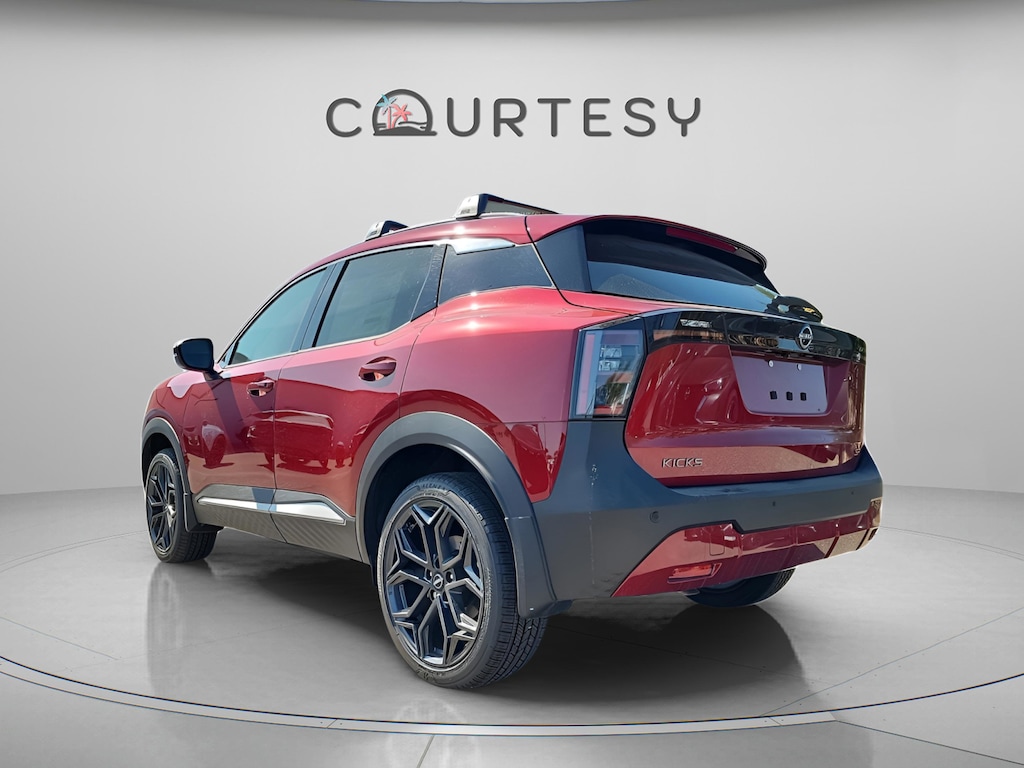 New 2025 Nissan Kicks SR SUV