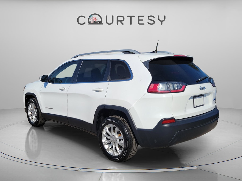 Used 2019 Jeep Cherokee Latitude FWD SUV
