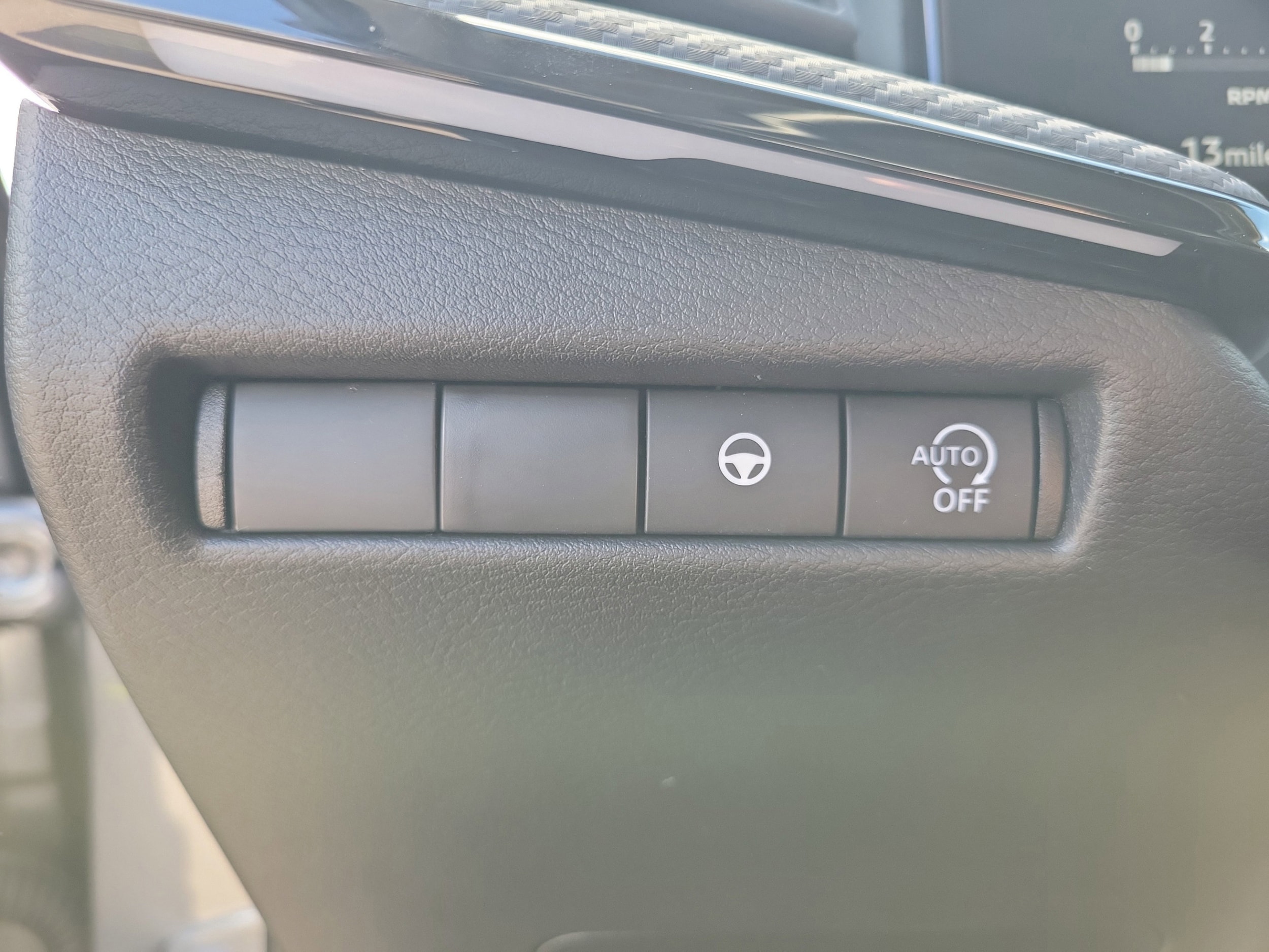 2025 Nissan Kicks SR - Photo 21