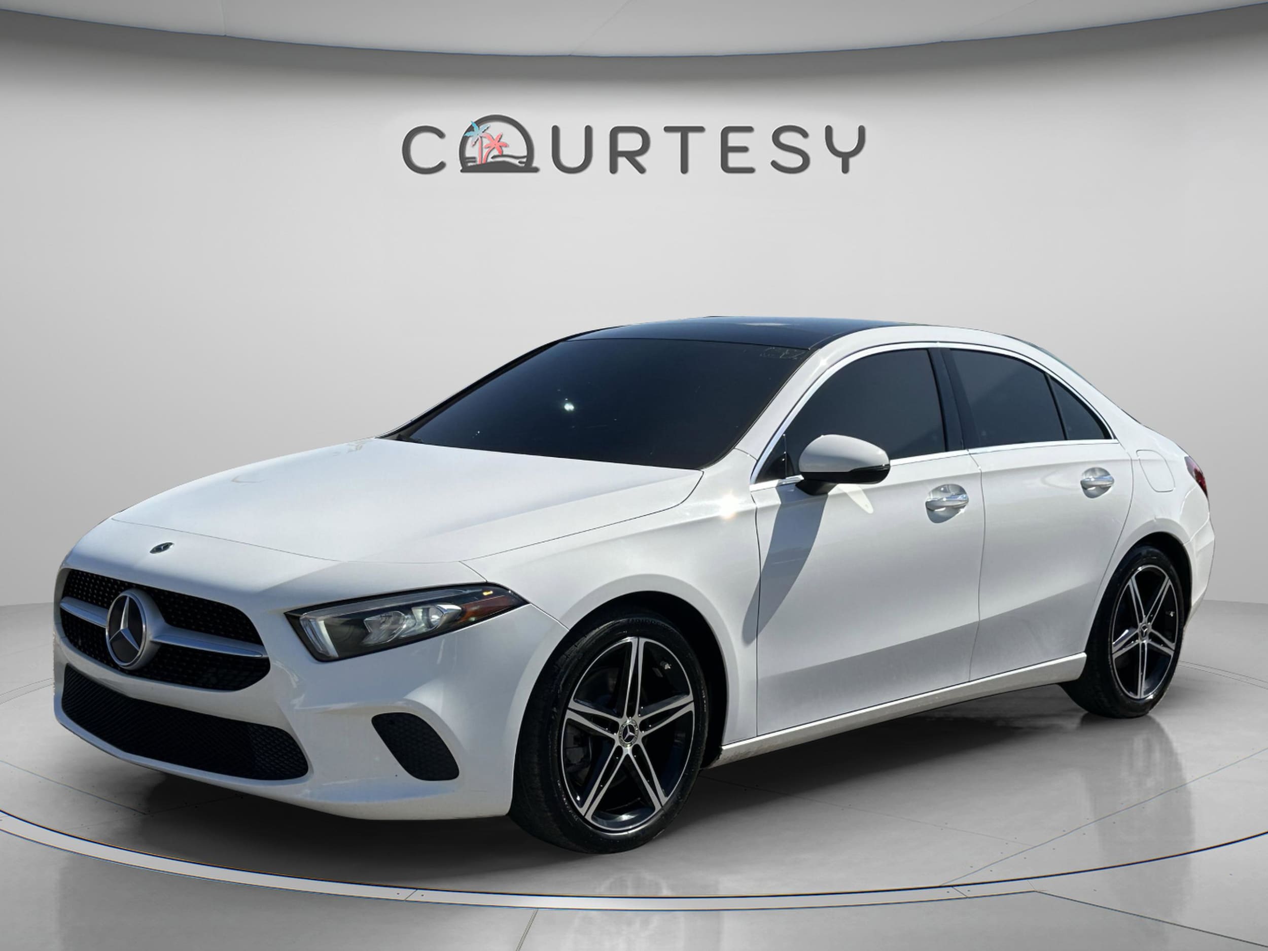 2022 Mercedes-Benz A-Class A220's photo
