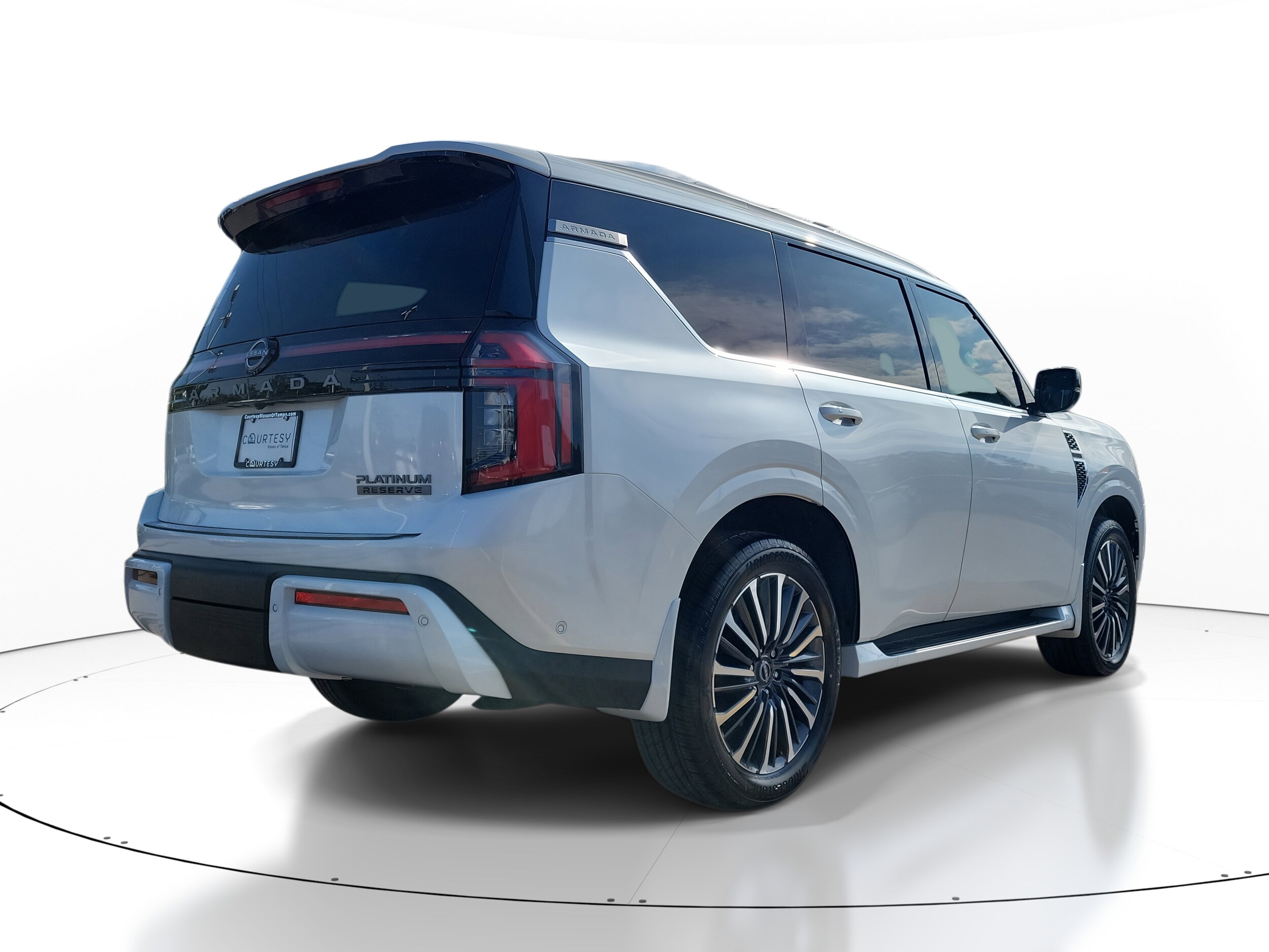2025 Nissan Armada Platinum Reserve photo 3