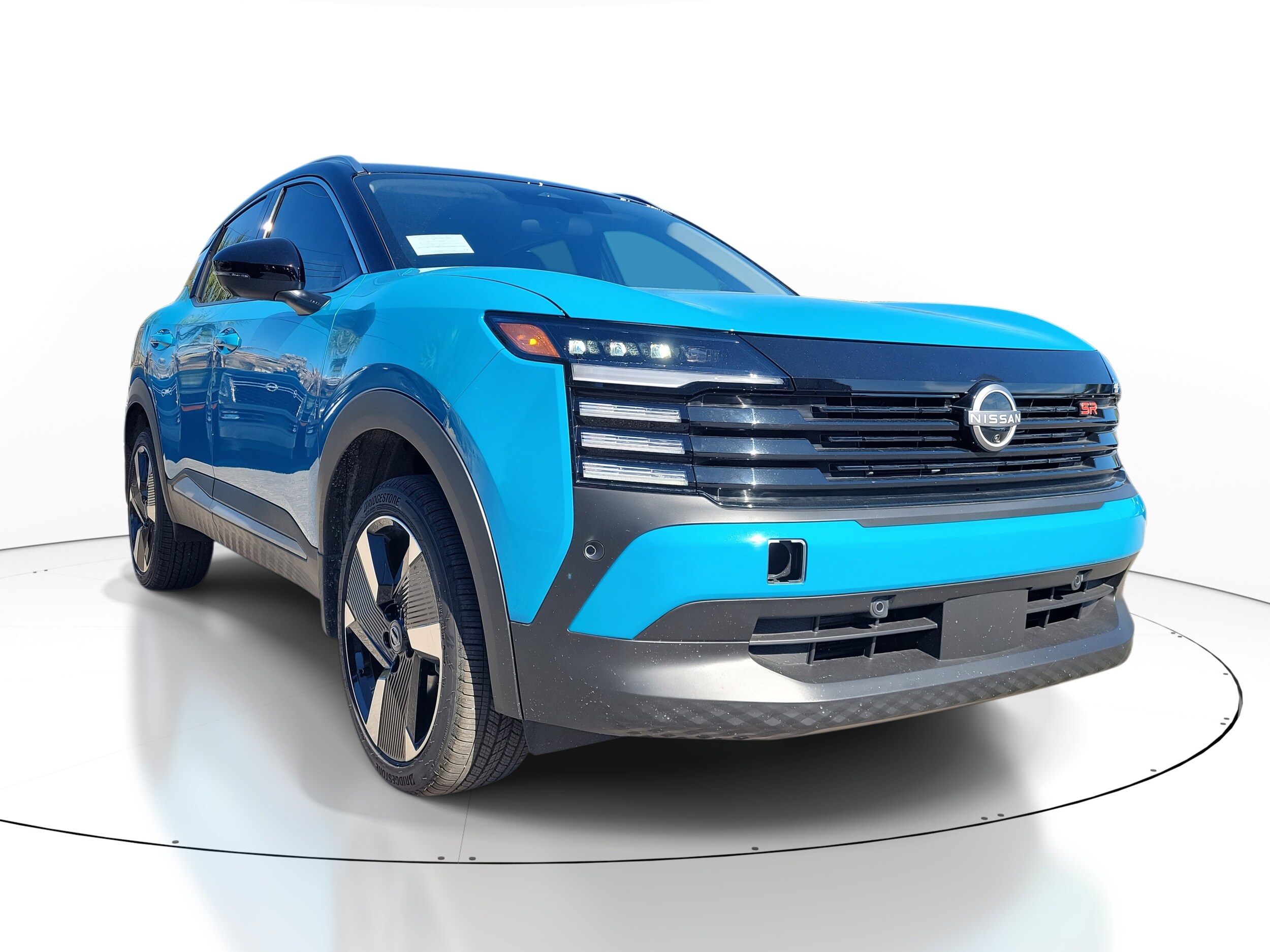 2026 Nissan Kicks SR photo 2